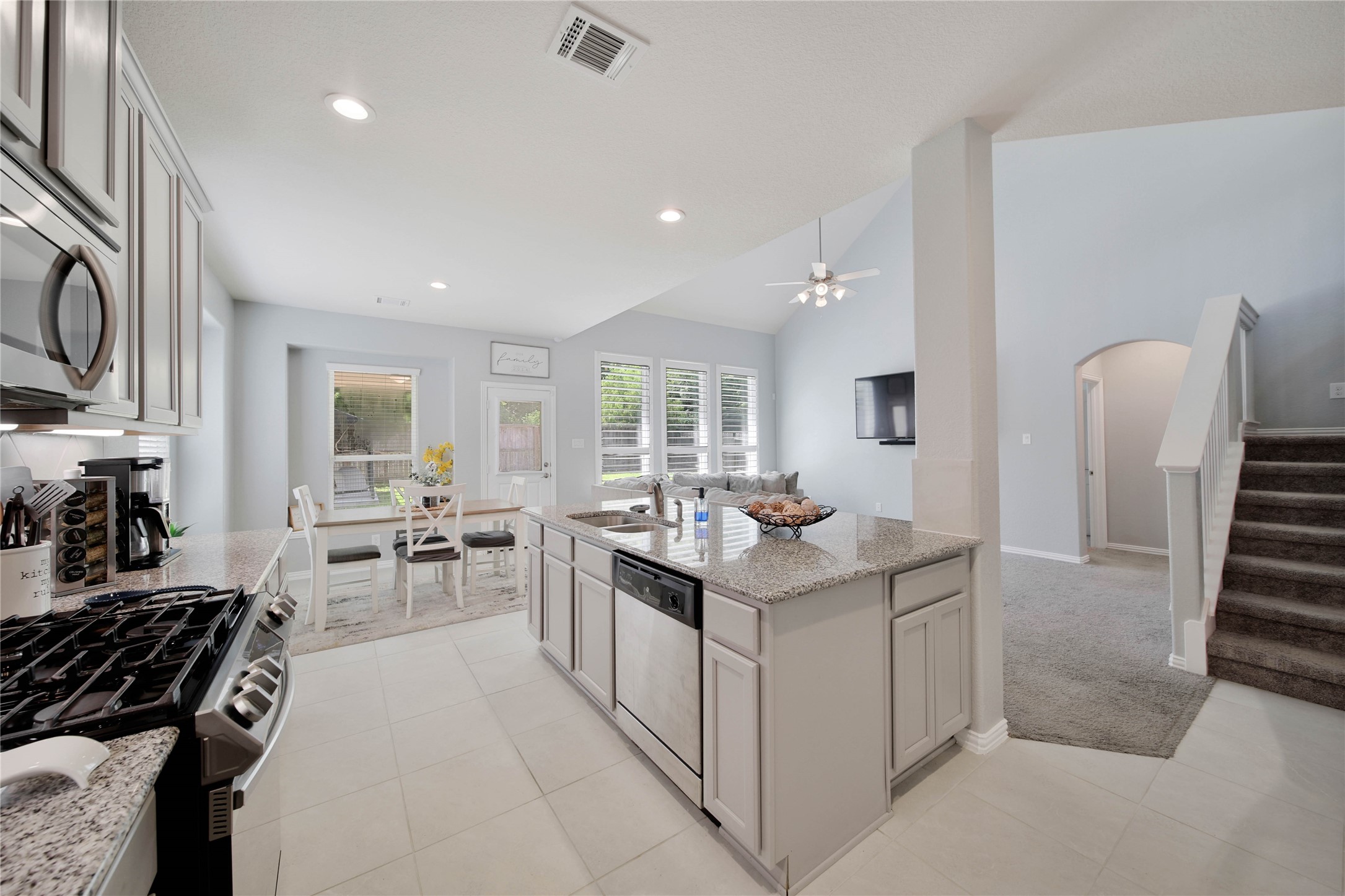 26028 Hasting Ridge Lane Property Photo 14