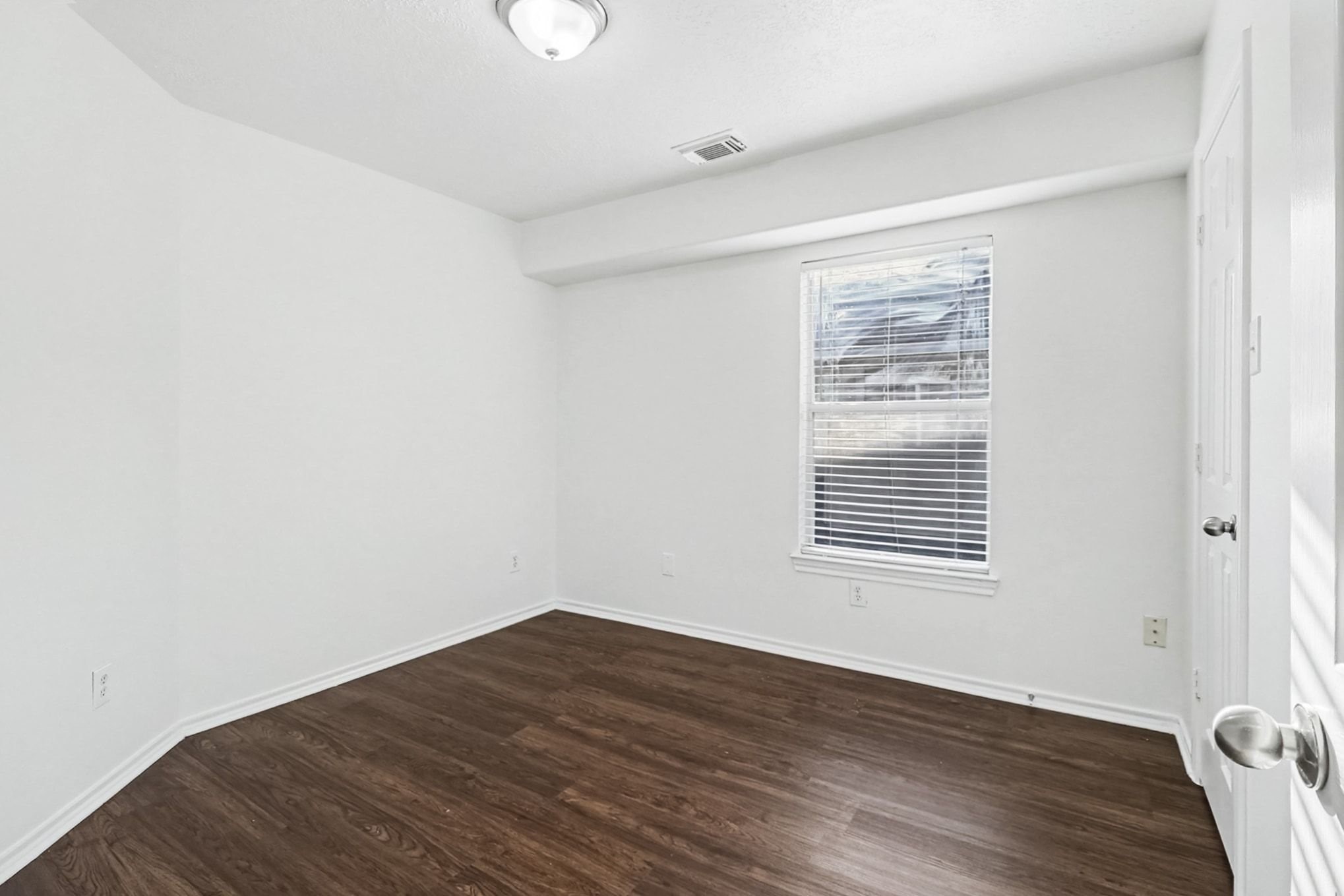 6304 Stoney Creek Drive Property Photo 15