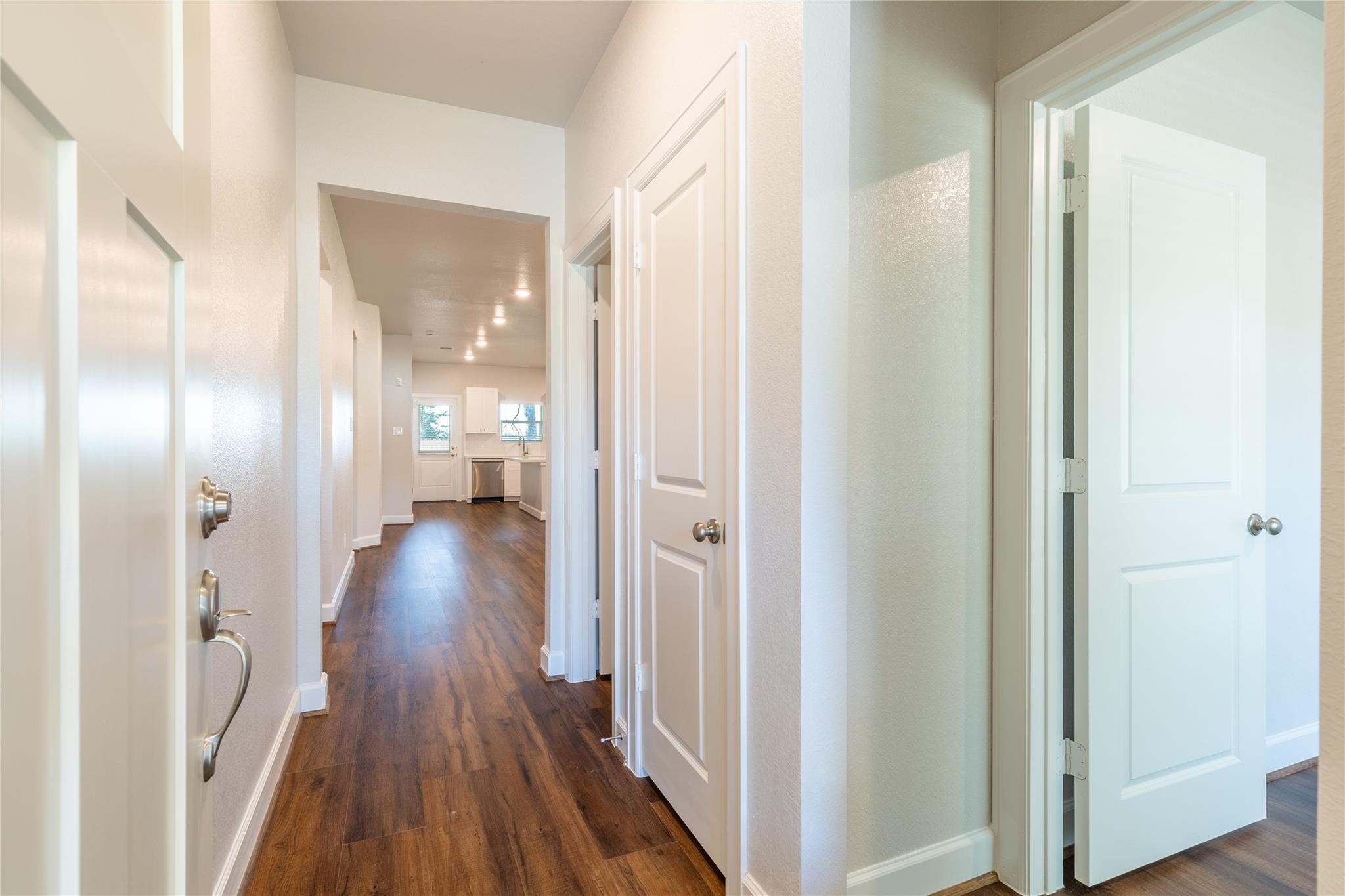 815 Roosevelt Property Photo 4