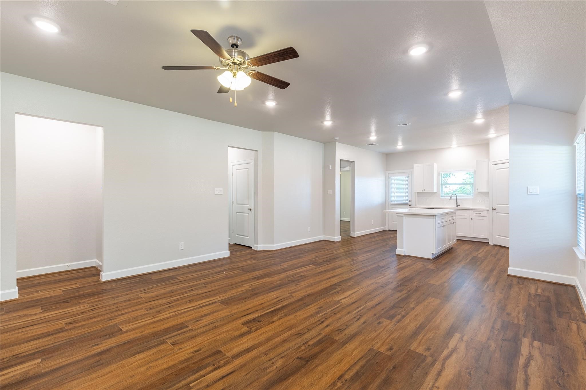 815 Roosevelt Property Photo 7