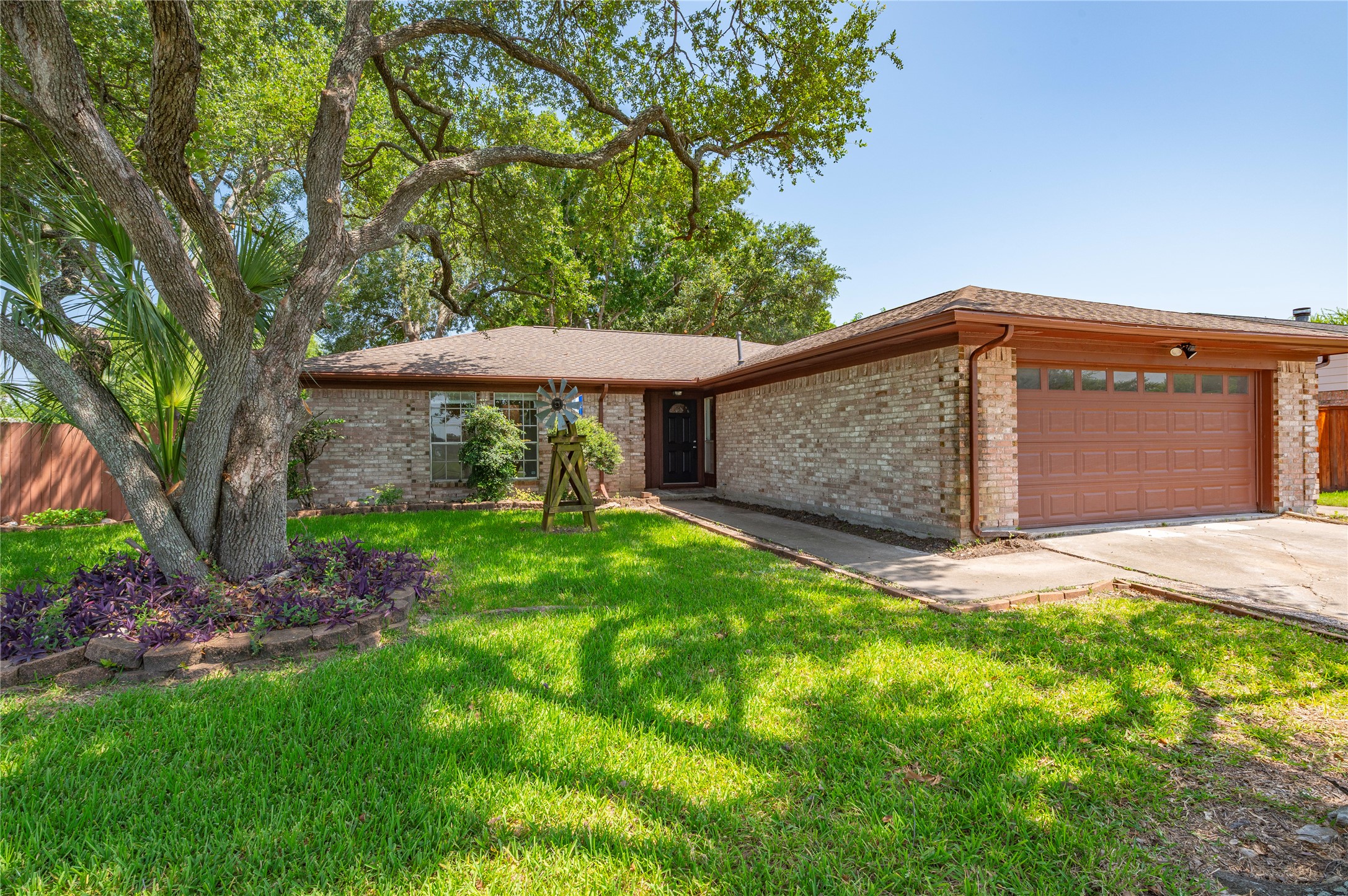 2906 Heatherwood Drive Property Photo 1