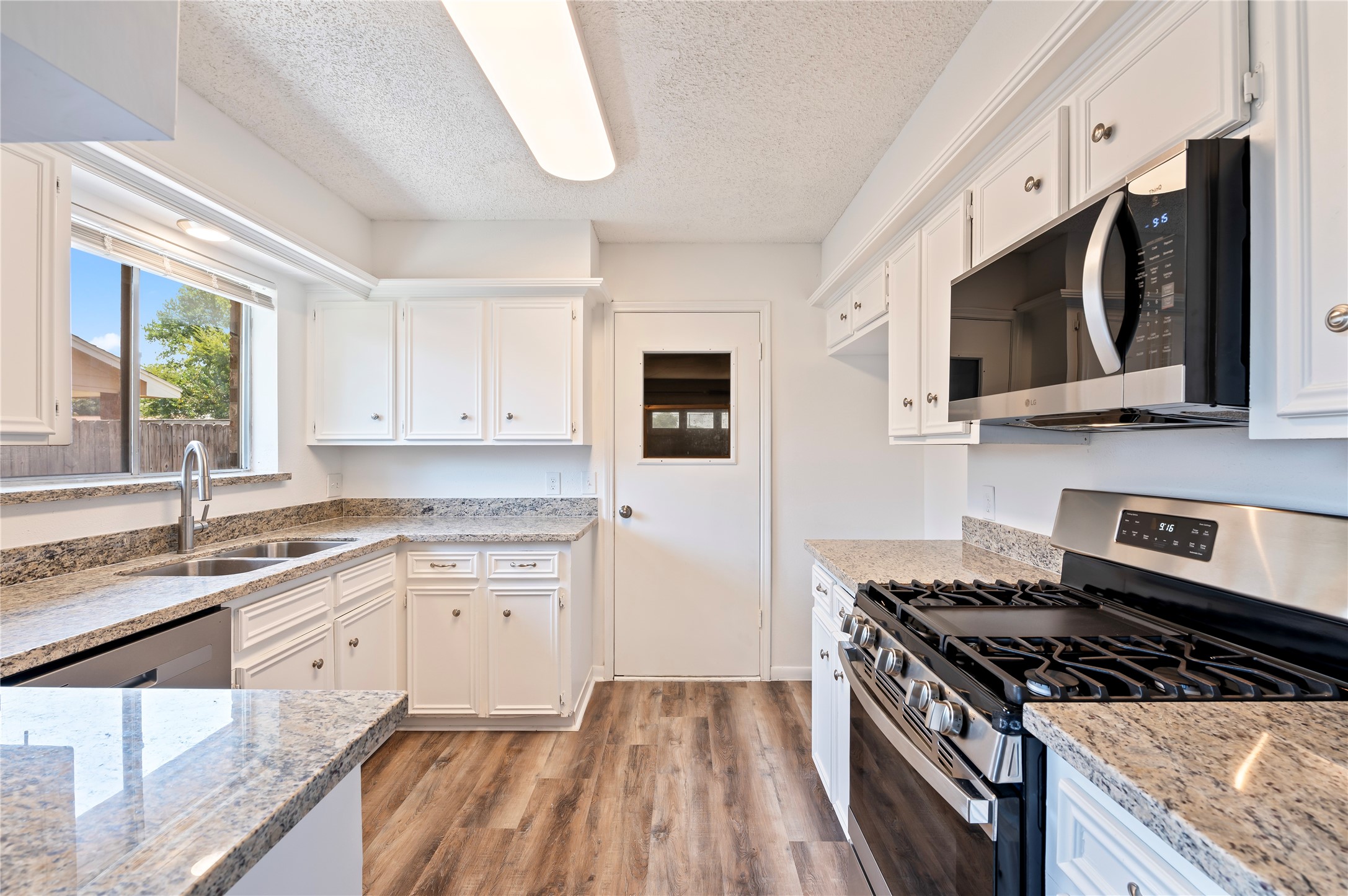 2906 Heatherwood Drive Property Photo 11