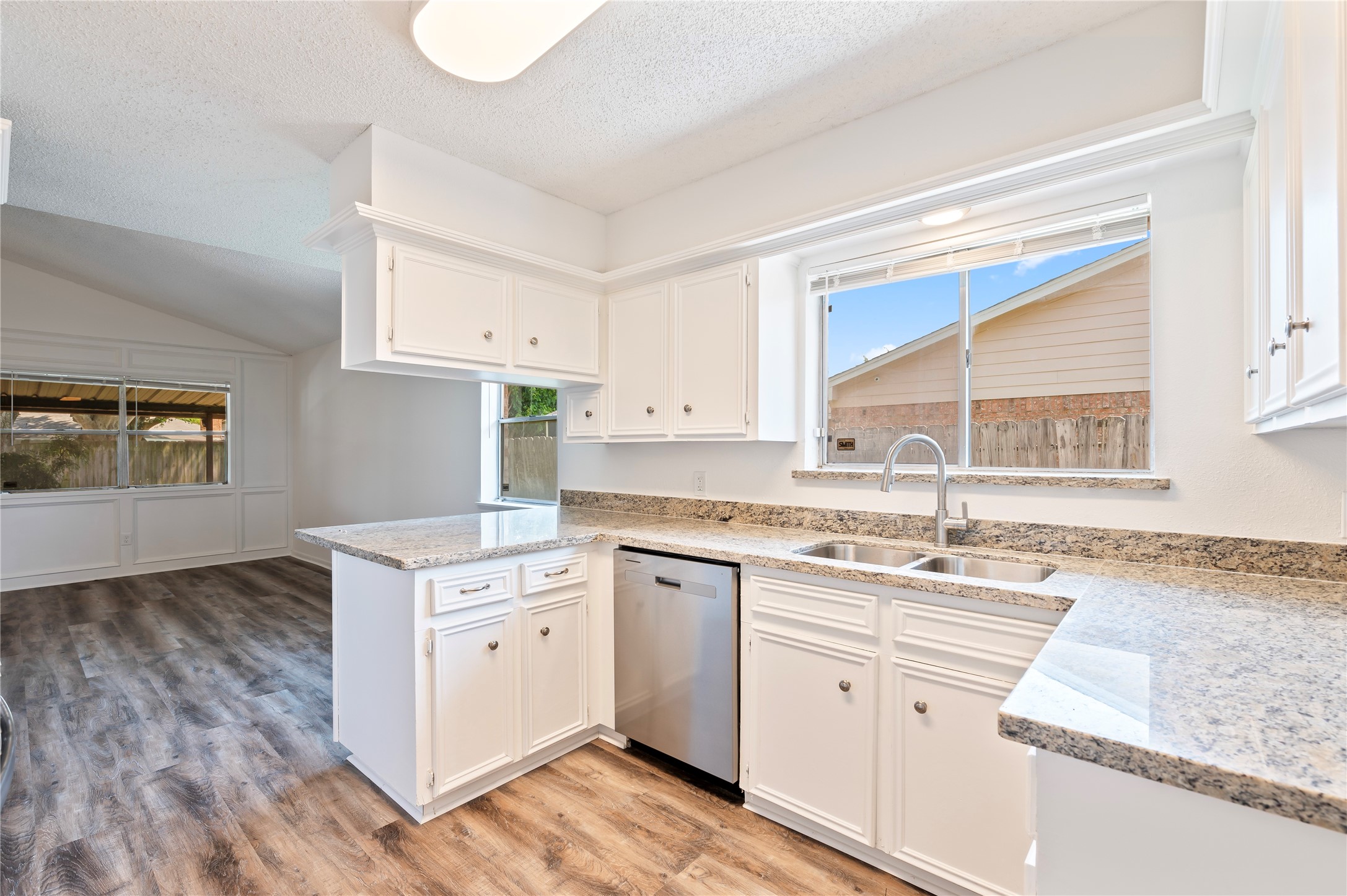 2906 Heatherwood Drive Property Photo 12