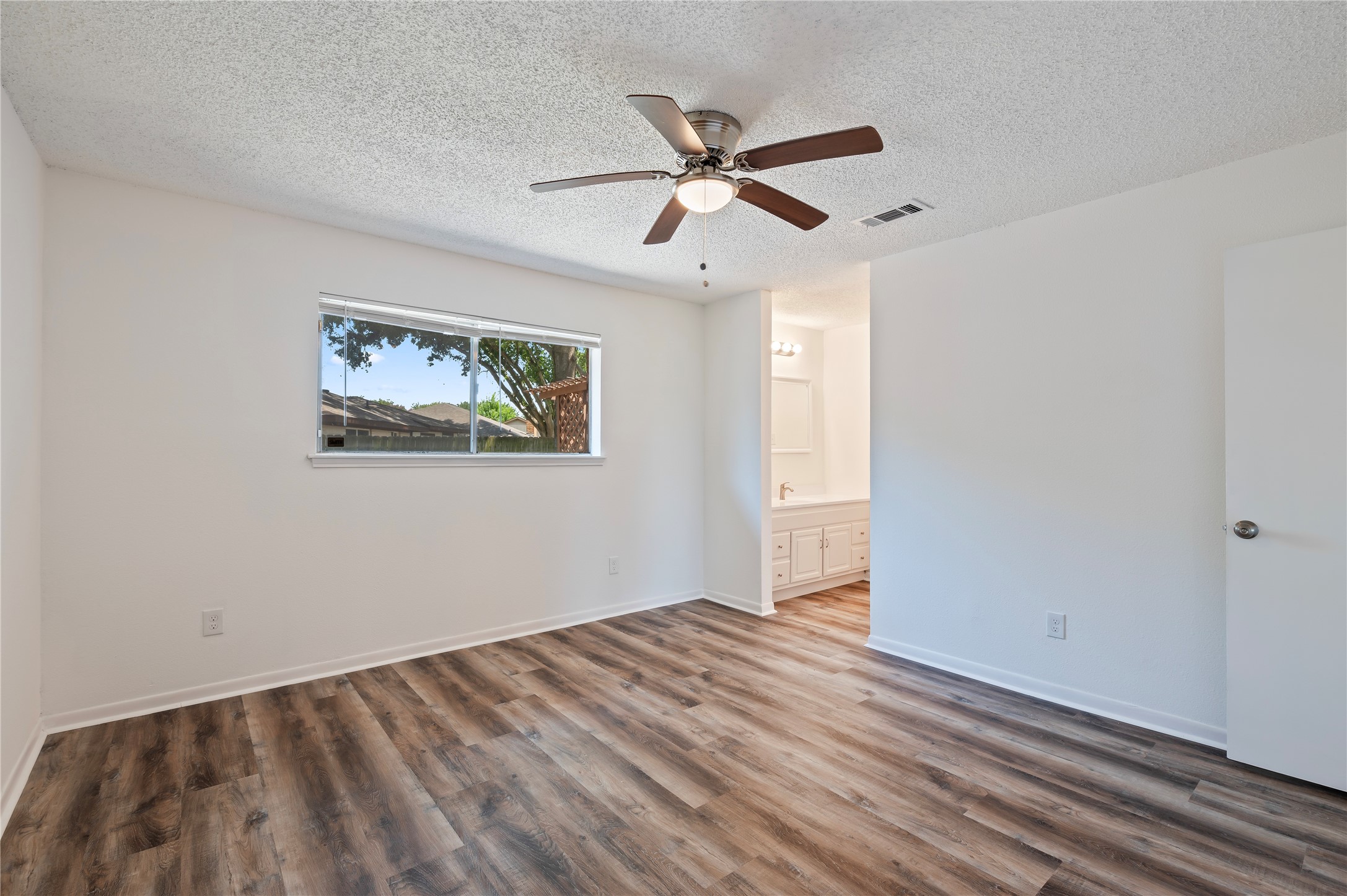 2906 Heatherwood Drive Property Photo 13
