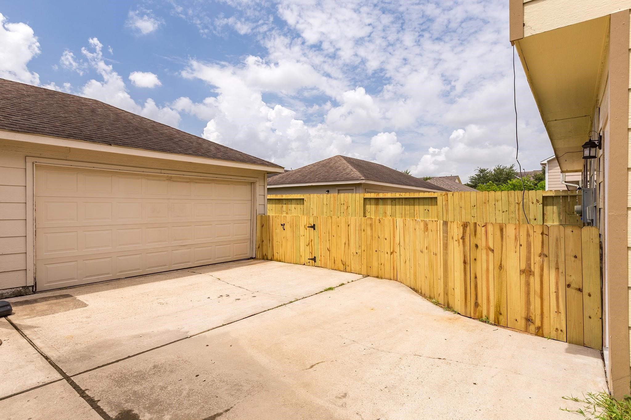 16815 Libson Falls Drive Property Photo 20