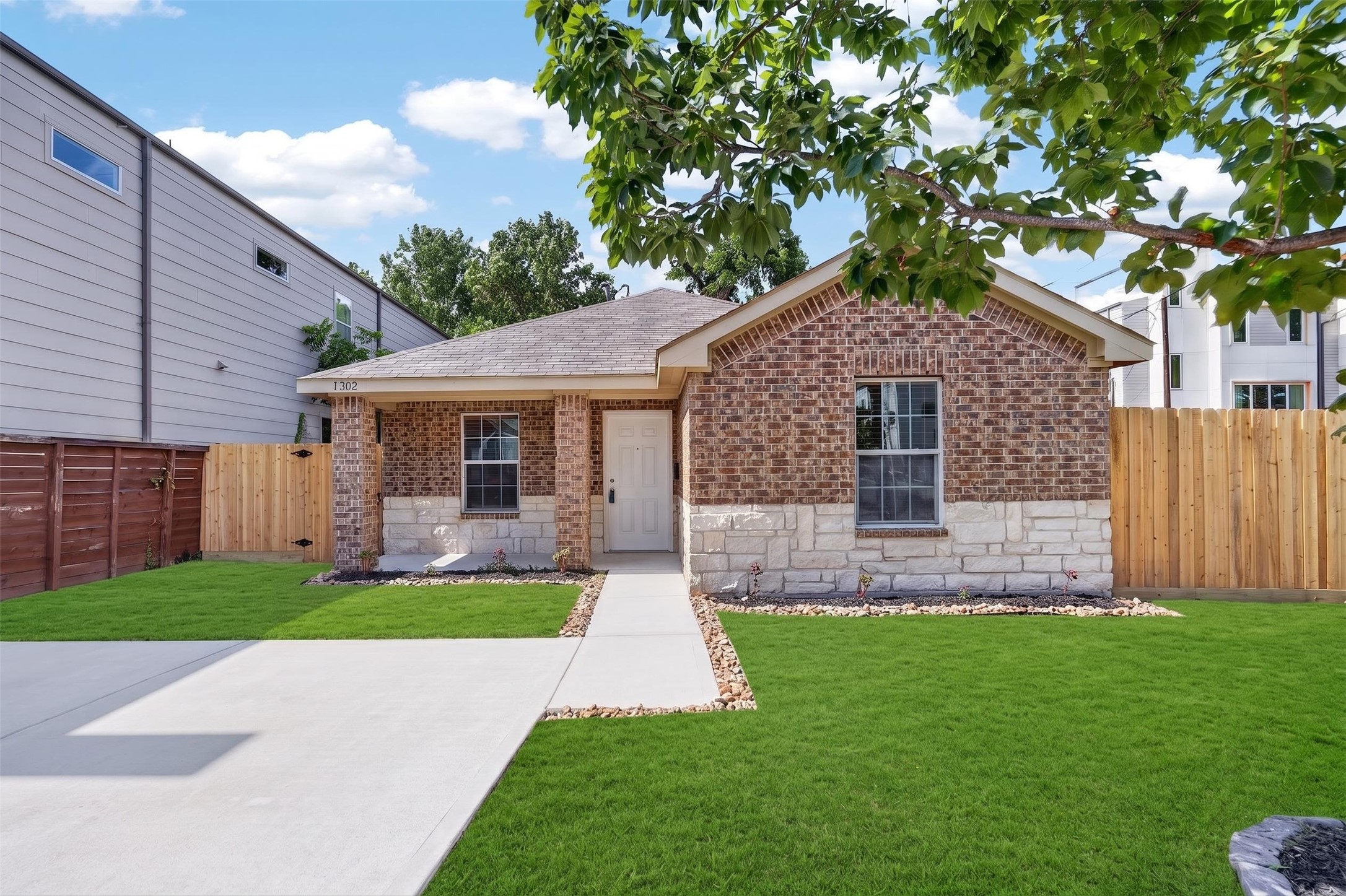 1302 Shearn Street Property Photo 4