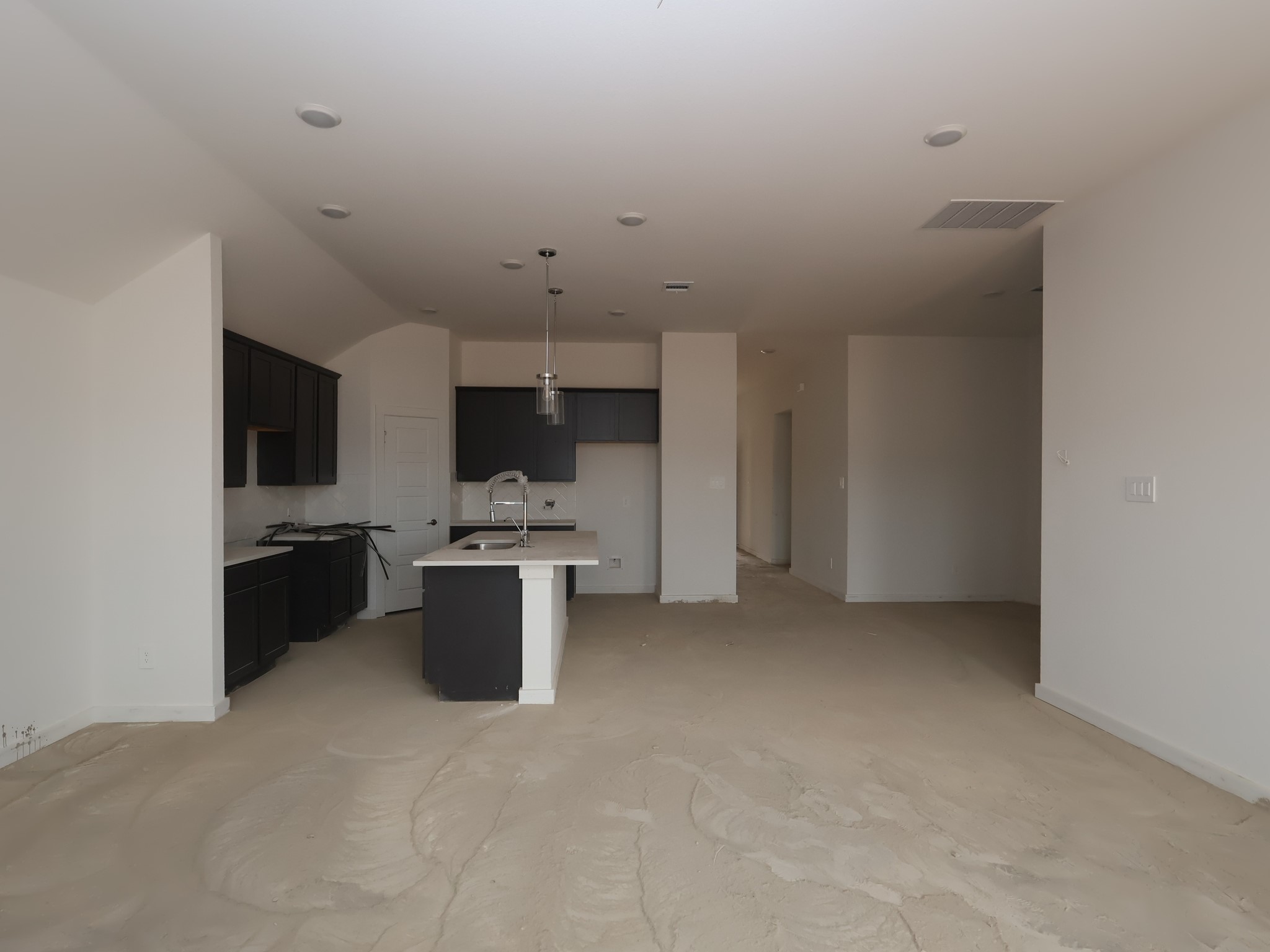 958 Garden Path Drive Property Photo 3
