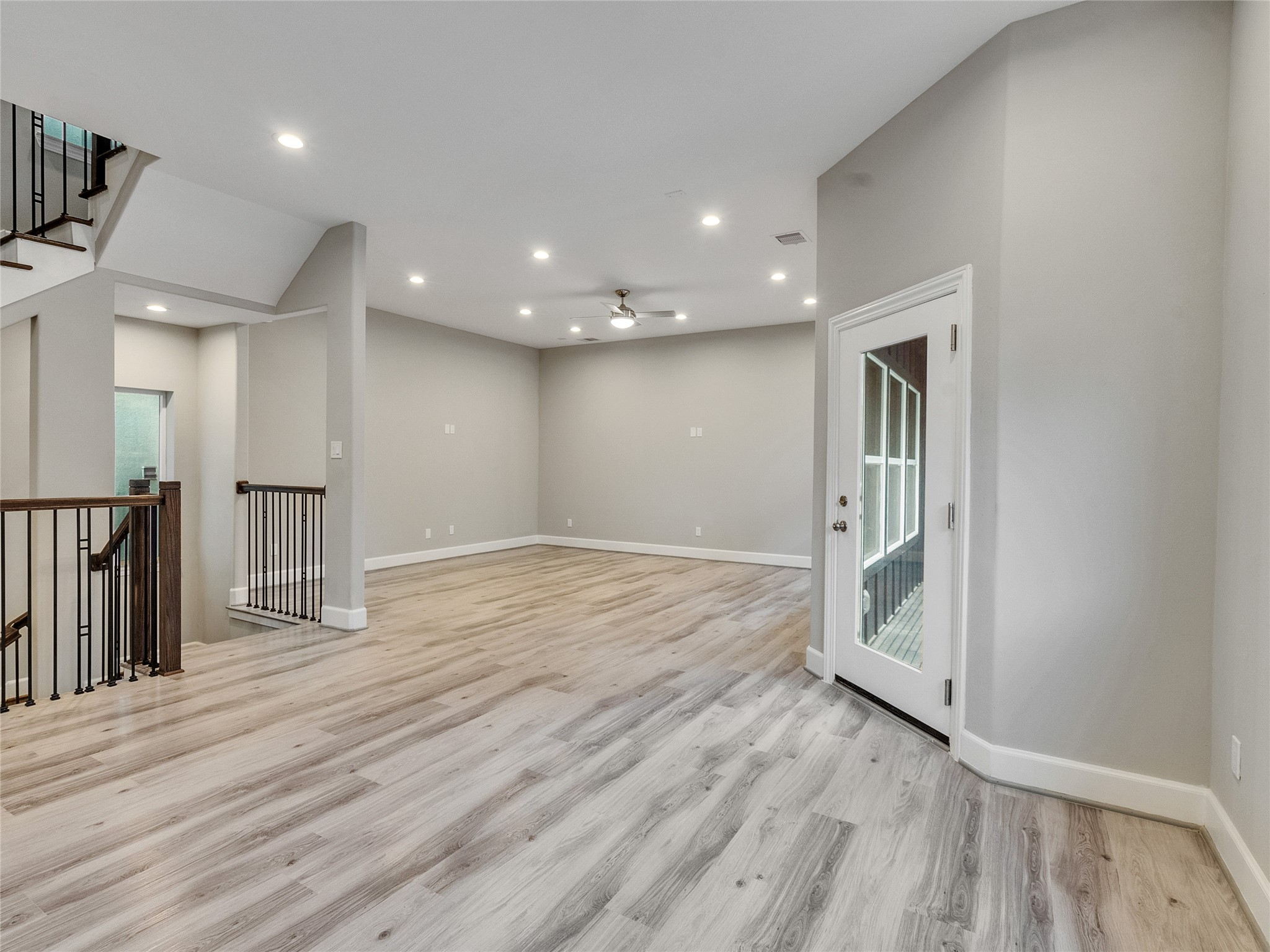 1122 W 16th Street C Property Photo 16