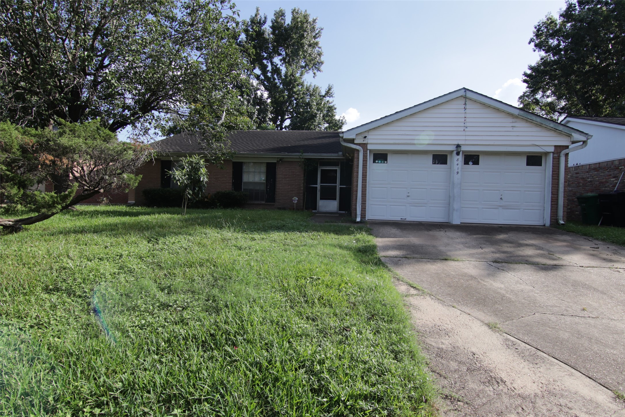 8419 Roos Road Property Photo 1