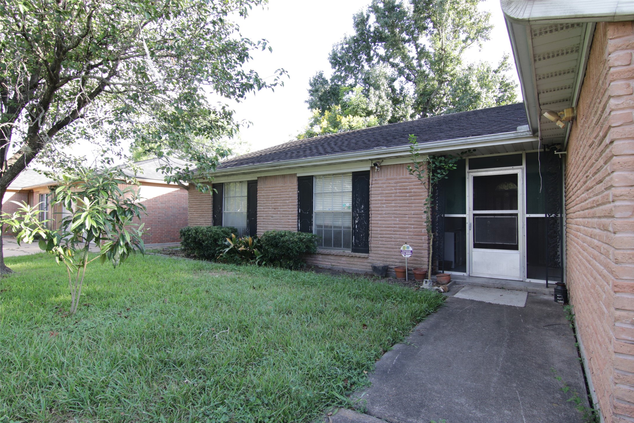 8419 Roos Road Property Photo 2