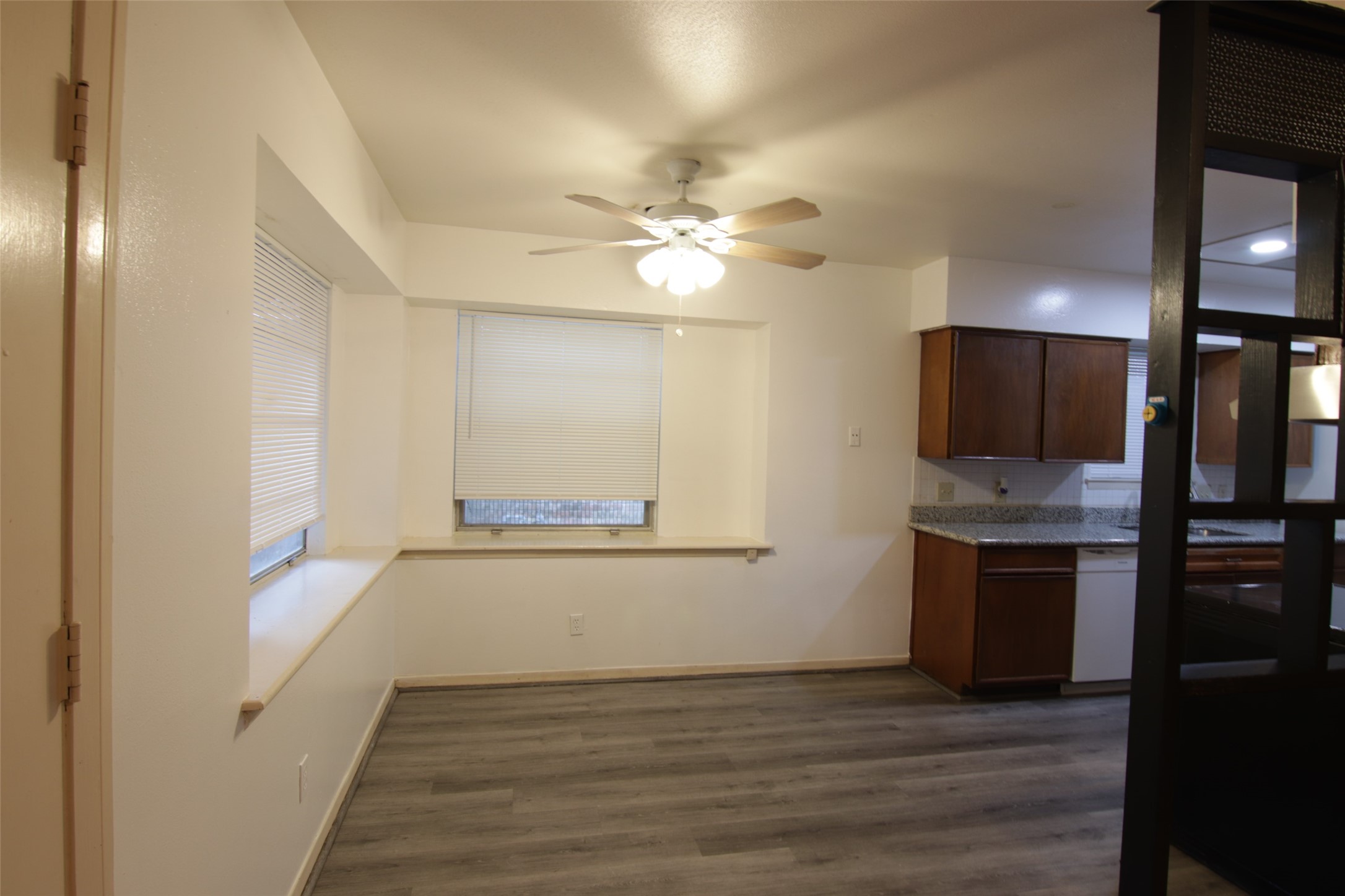 8419 Roos Road Property Photo 10