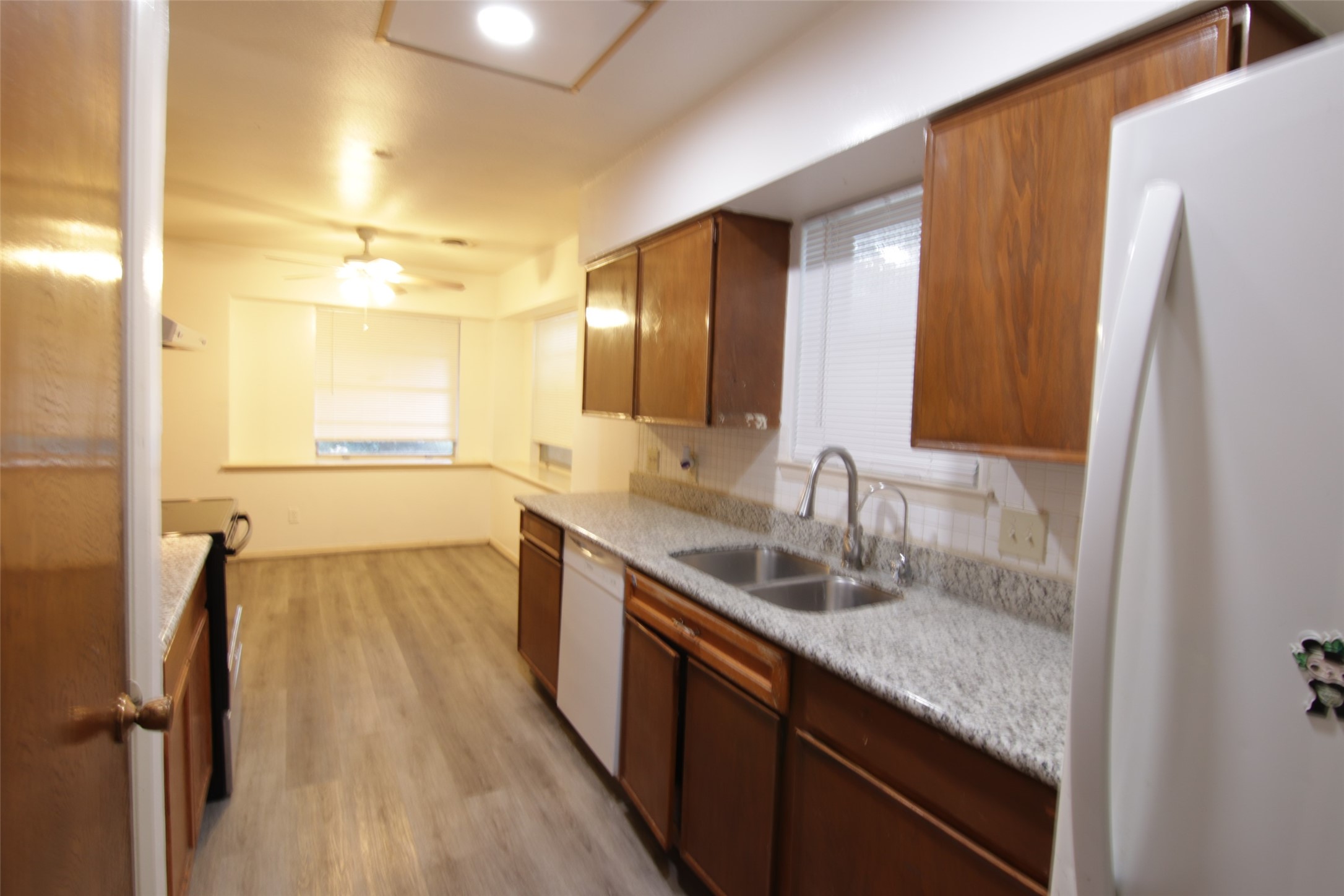 8419 Roos Road Property Photo 11
