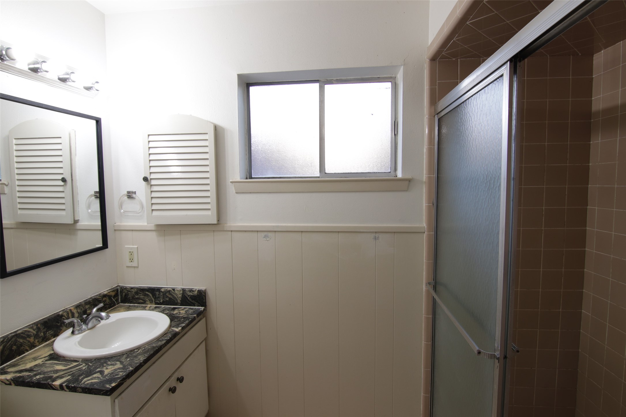 8419 Roos Road Property Photo 14