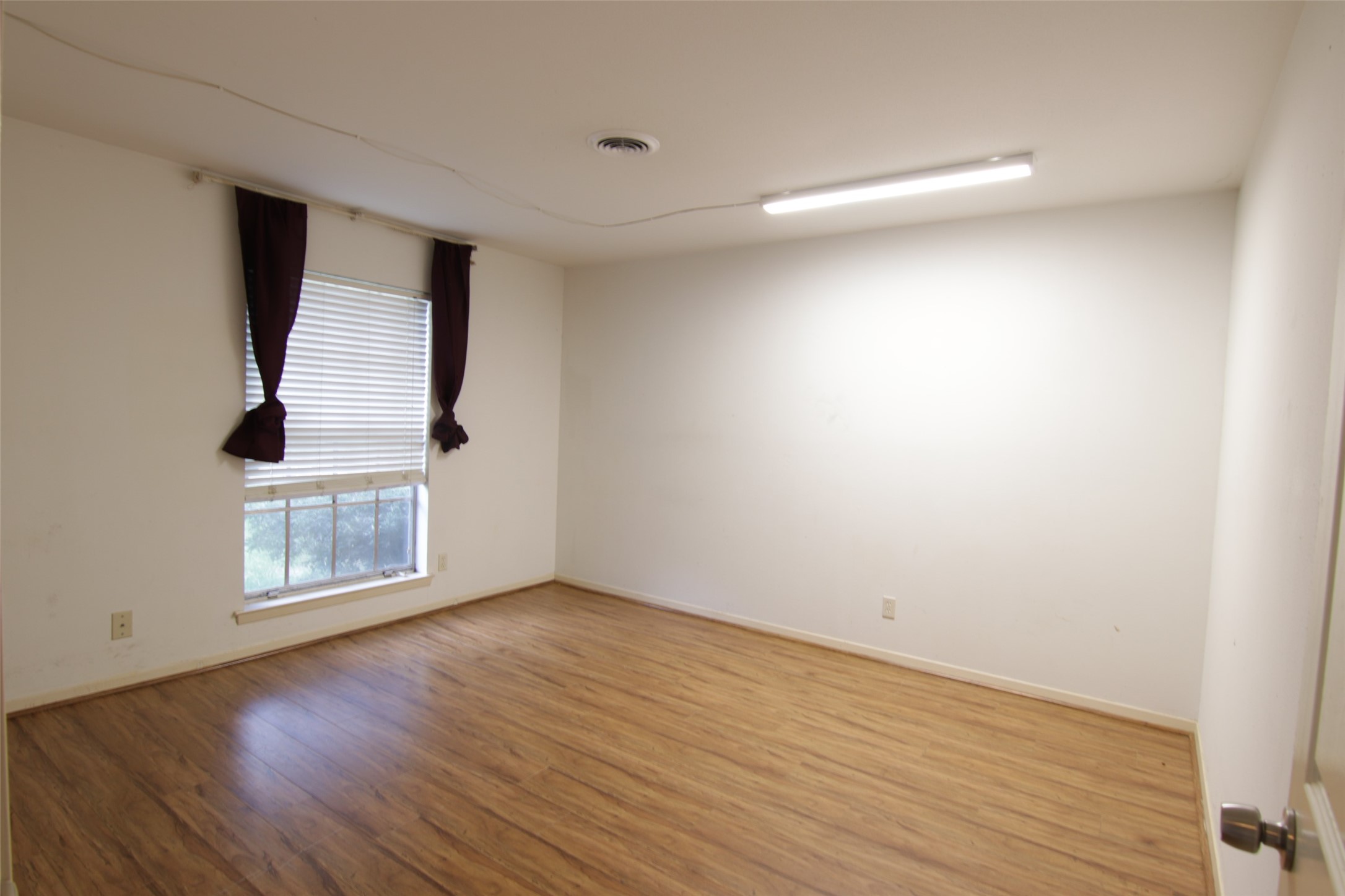 8419 Roos Road Property Photo 19