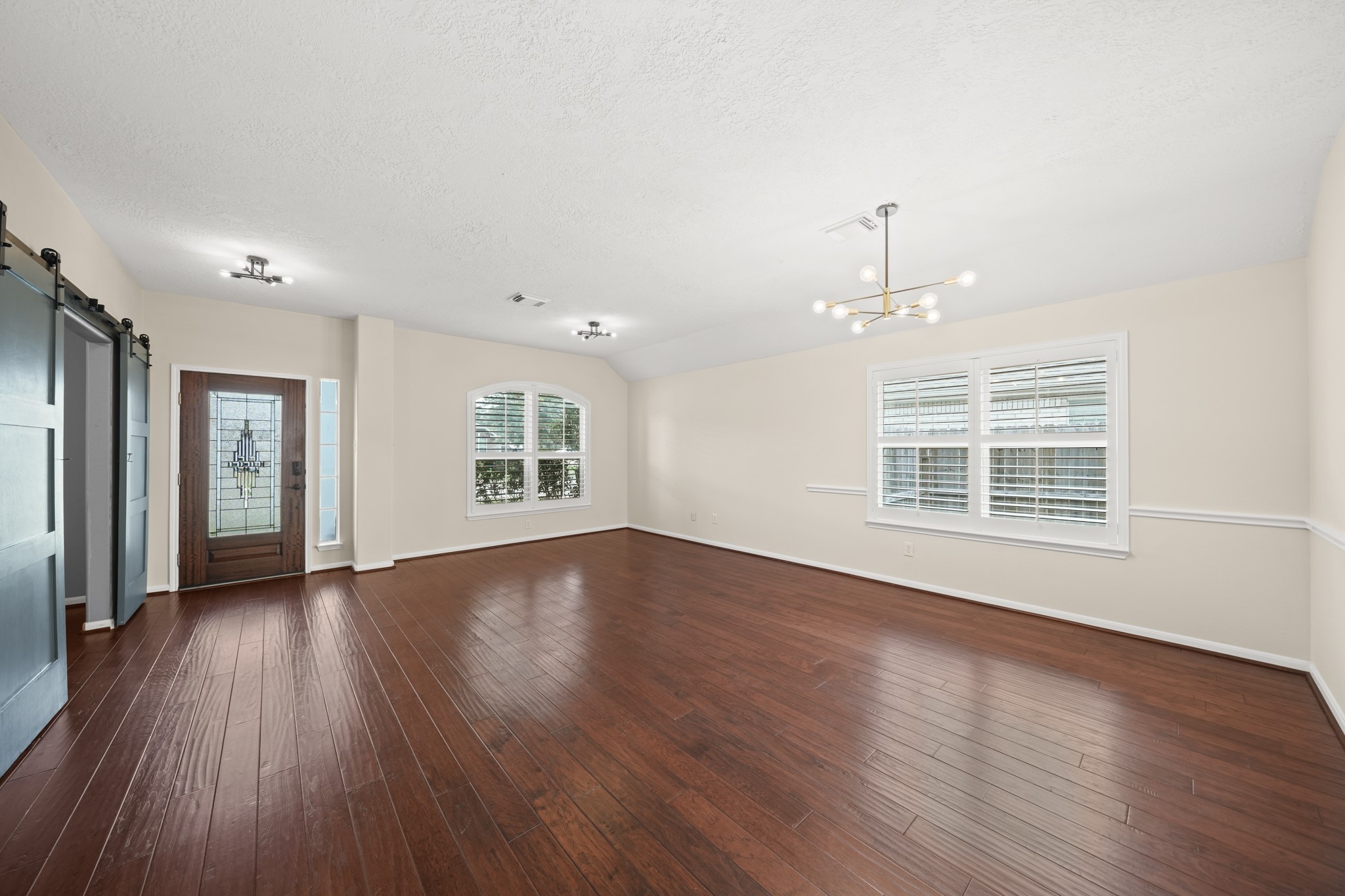 4926 Quiet Canyon Drive Property Photo 7