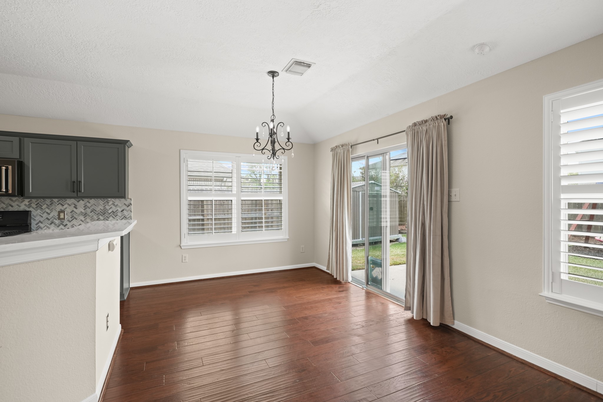 4926 Quiet Canyon Drive Property Photo 11
