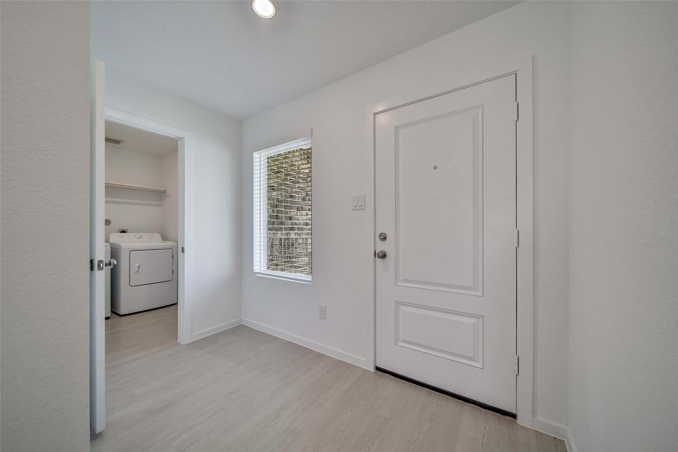 16257 Bergara Bend Drive Property Photo 3