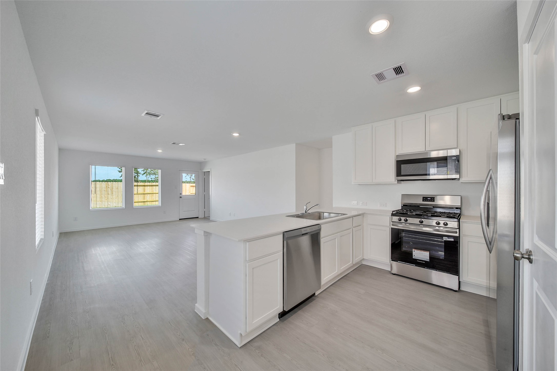 16257 Bergara Bend Drive Property Photo 4