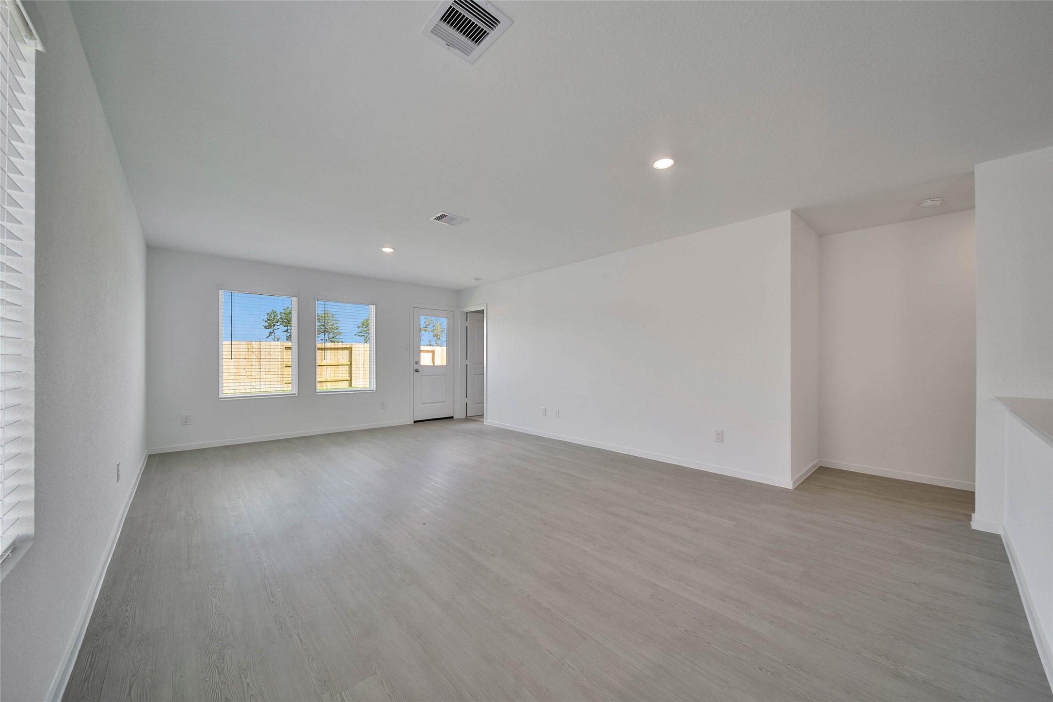 16257 Bergara Bend Drive Property Photo 8