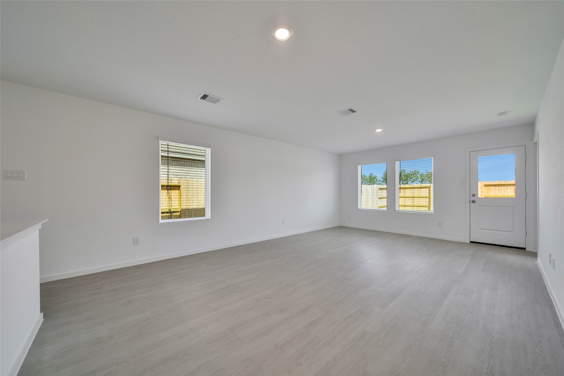 16257 Bergara Bend Drive Property Photo 9