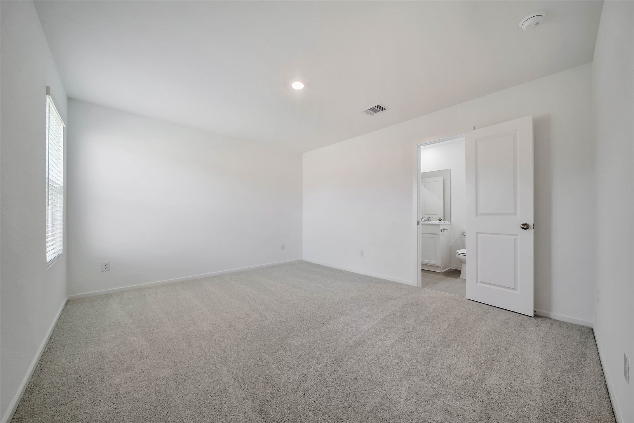16257 Bergara Bend Drive Property Photo 14