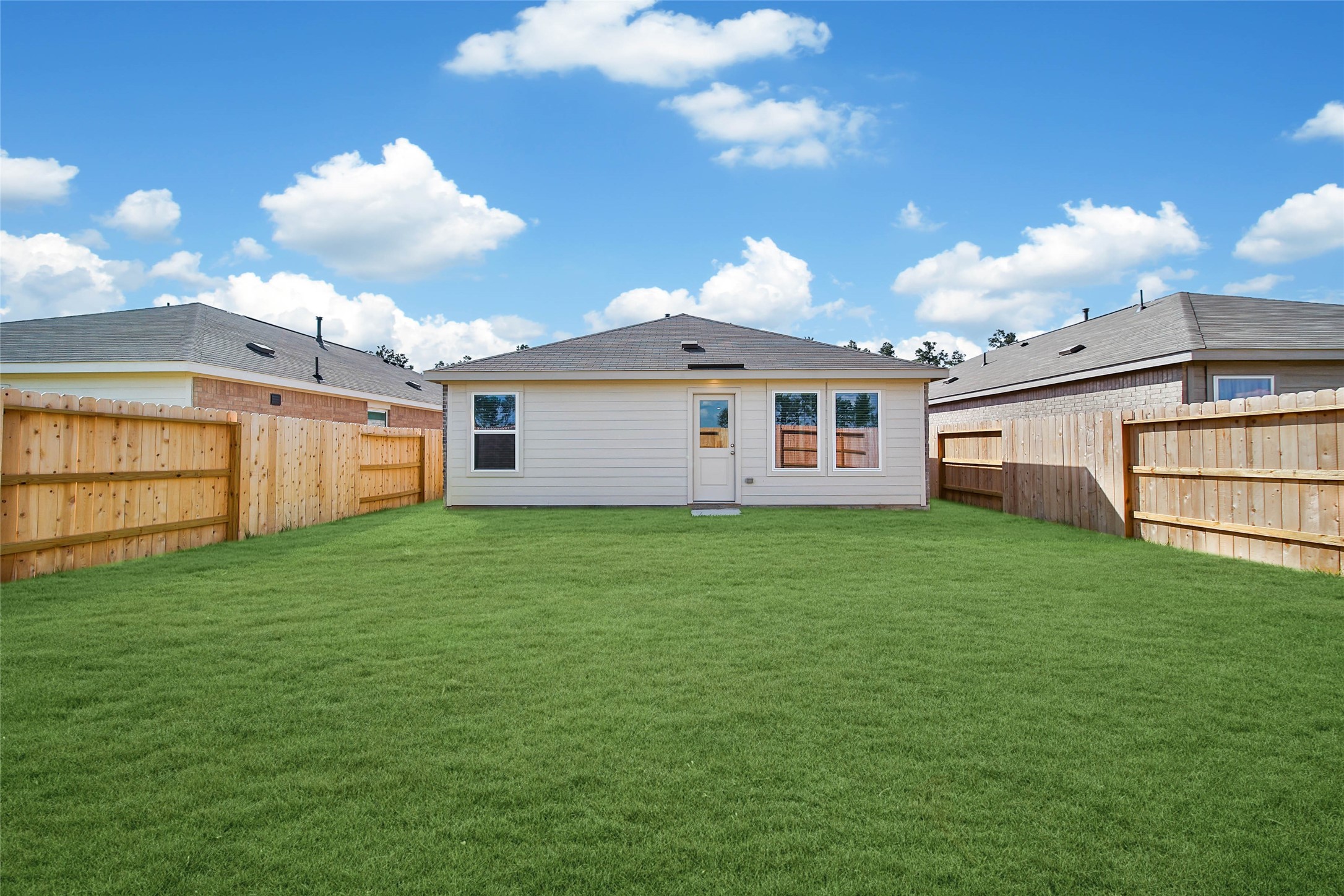 16257 Bergara Bend Drive Property Photo 23