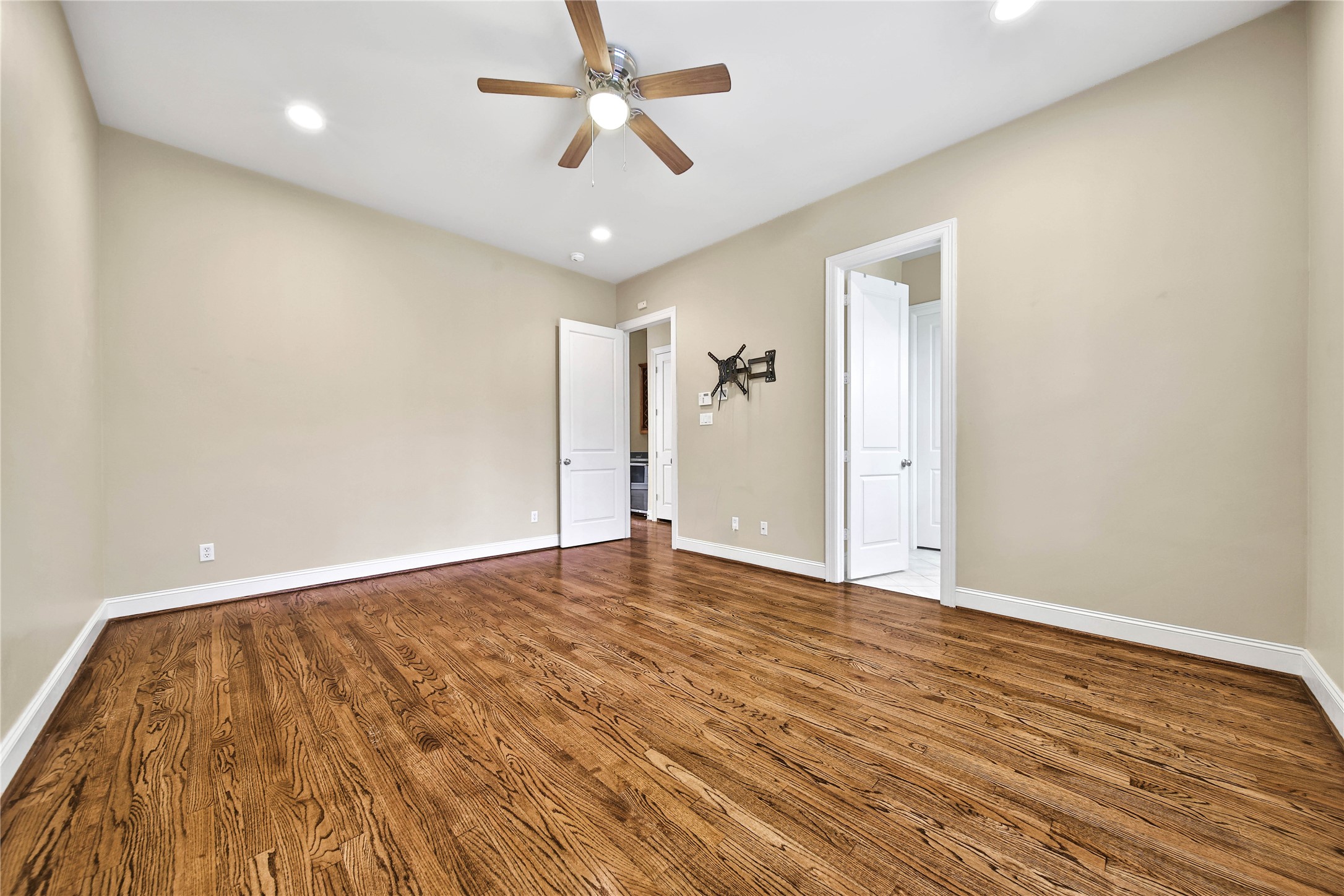 902 W 23rd Street B Property Photo 25