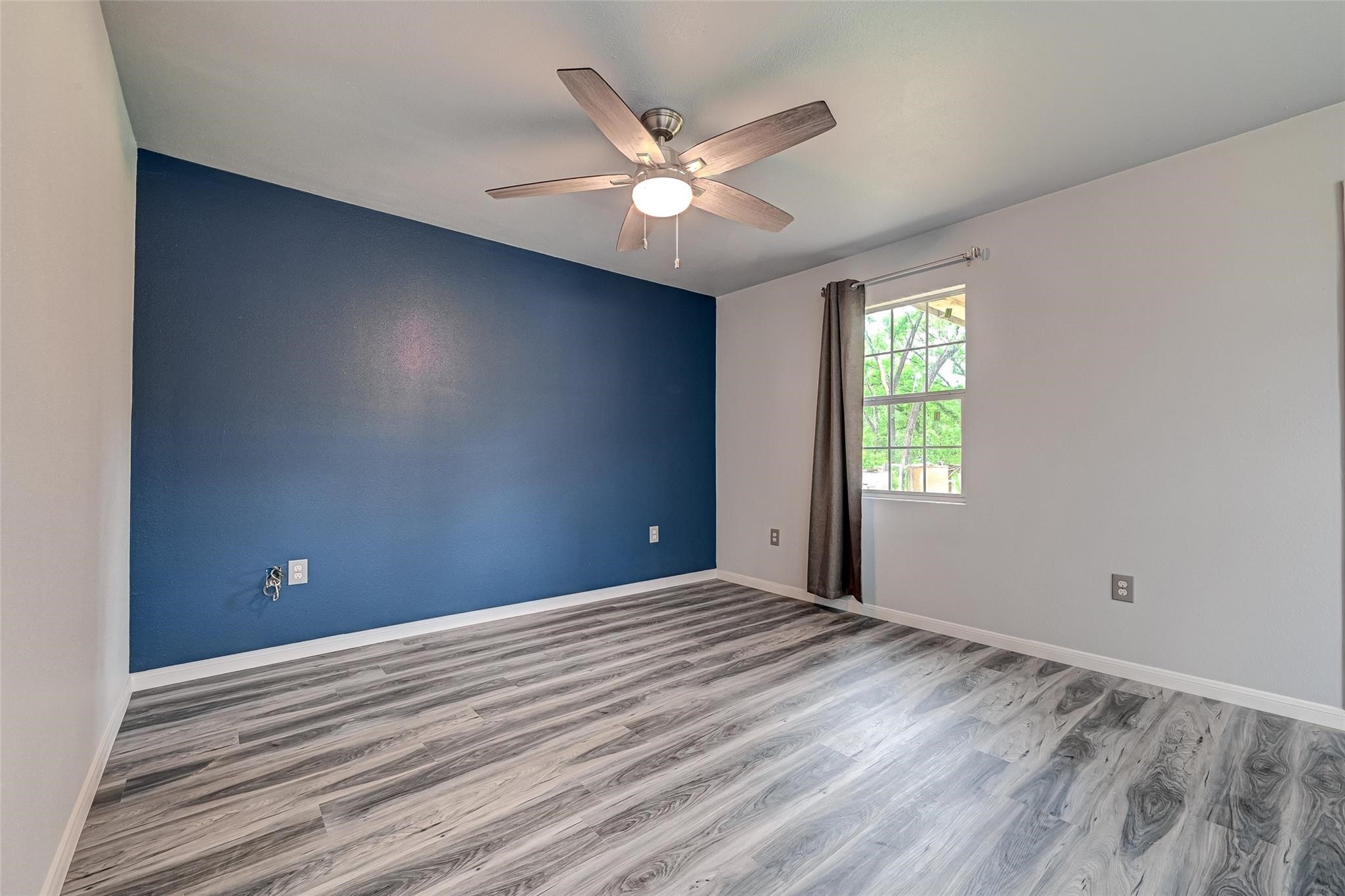 15897 Dewberry Lane Property Photo 3