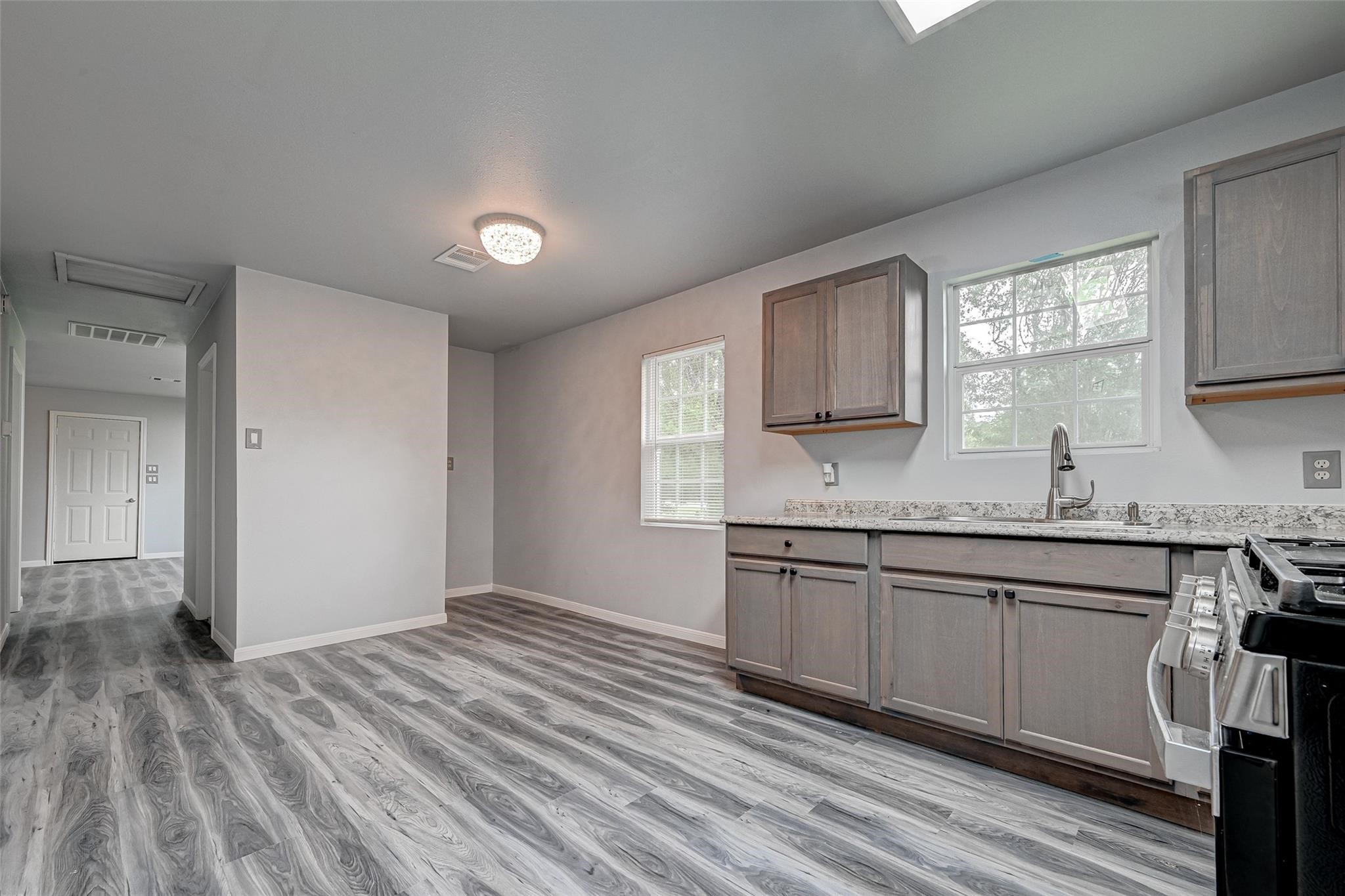 15897 Dewberry Lane Property Photo 6