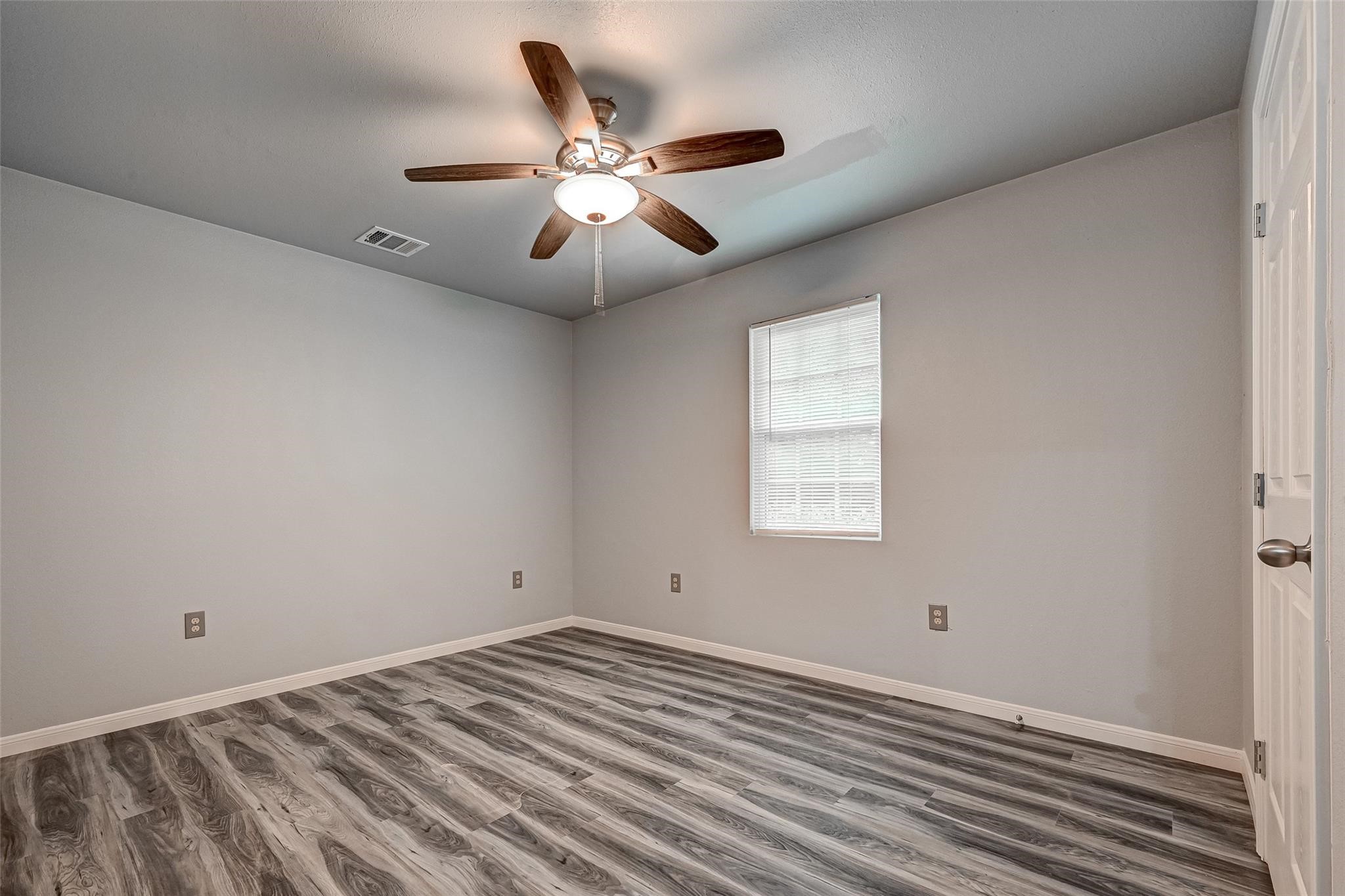15897 Dewberry Lane Property Photo 7