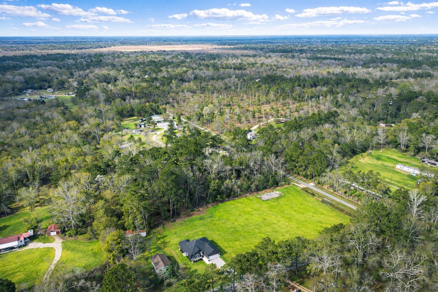 265 County Road 3376 Property Photo 4
