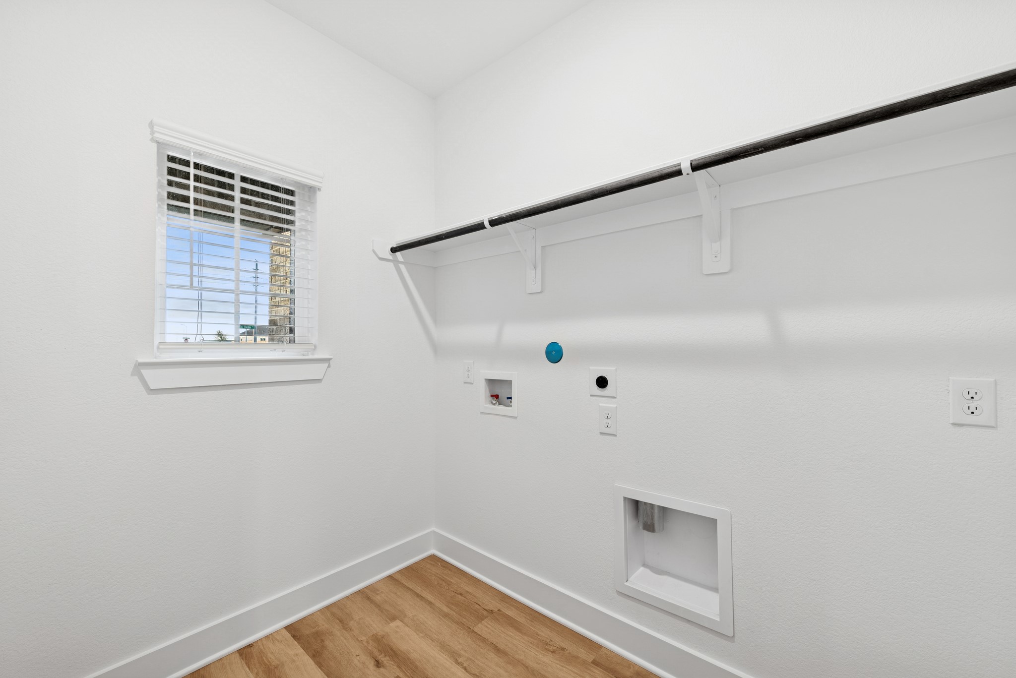 8058 Kay Harbor Drive Property Photo 23