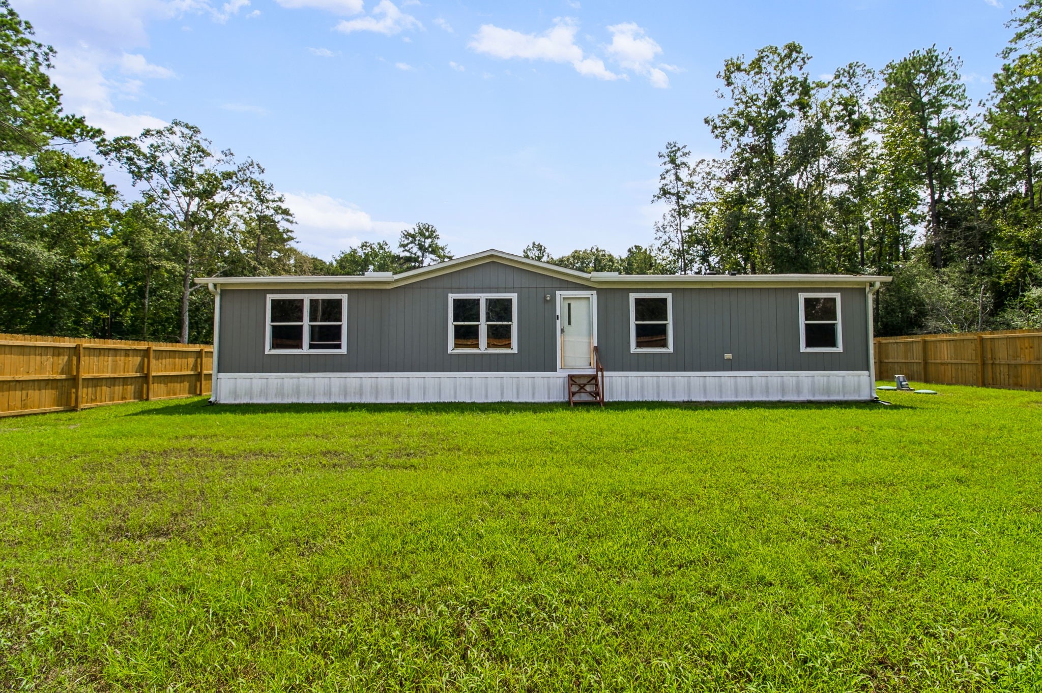932 Sunny Drive Property Photo 1