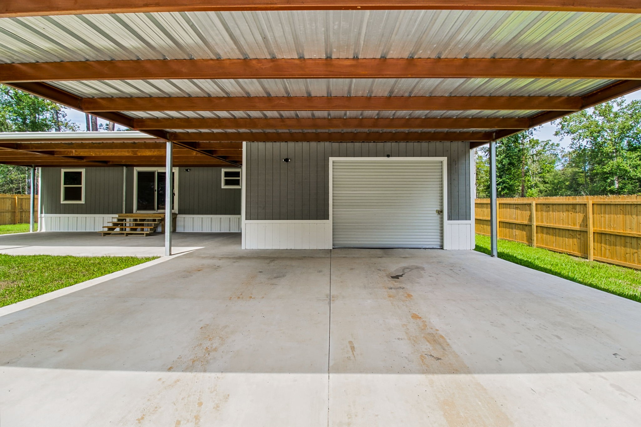 932 Sunny Drive Property Photo 3