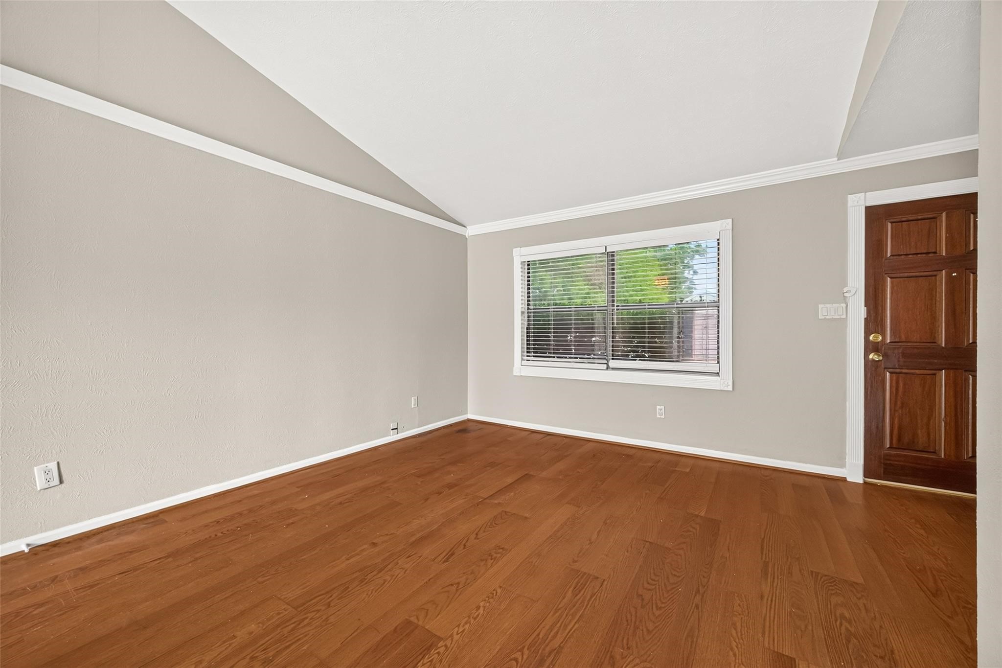 17307 Nordway Drive Property Photo 5