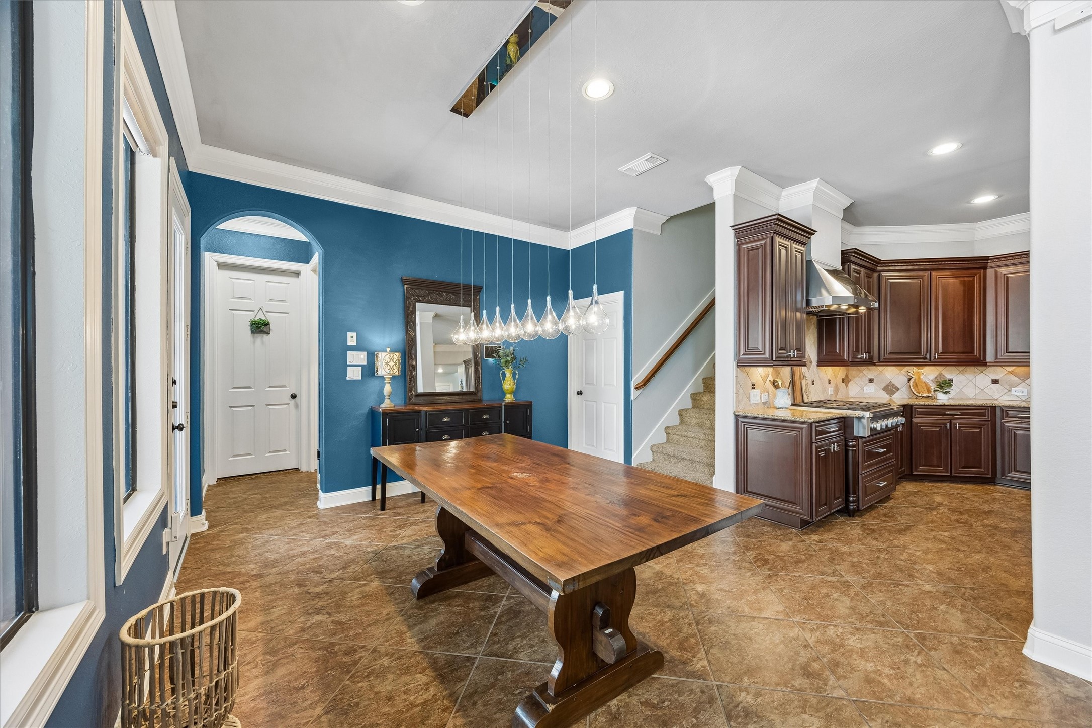 2504 Baywater Canyon Drive Property Photo 6
