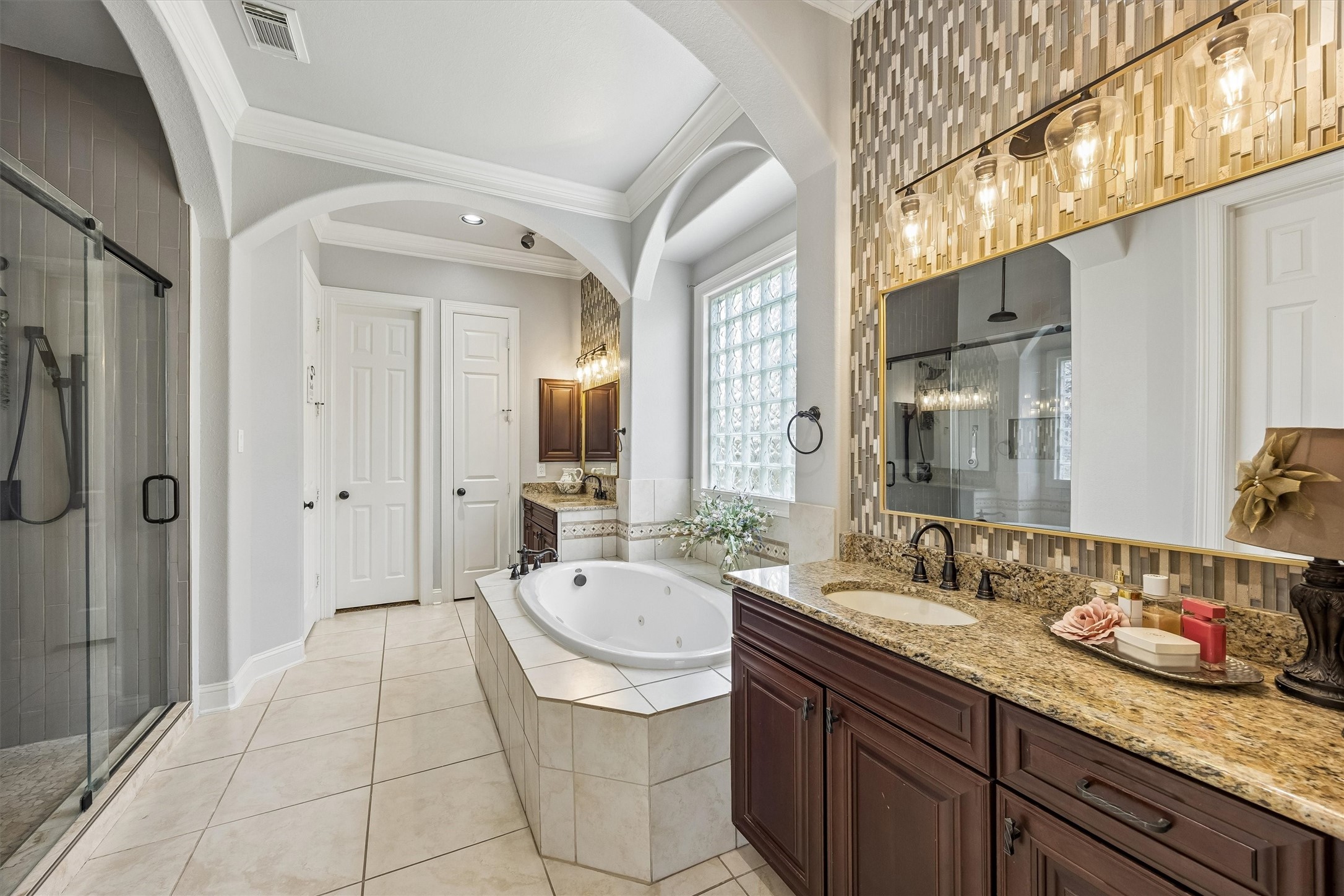 2504 Baywater Canyon Drive Property Photo 14