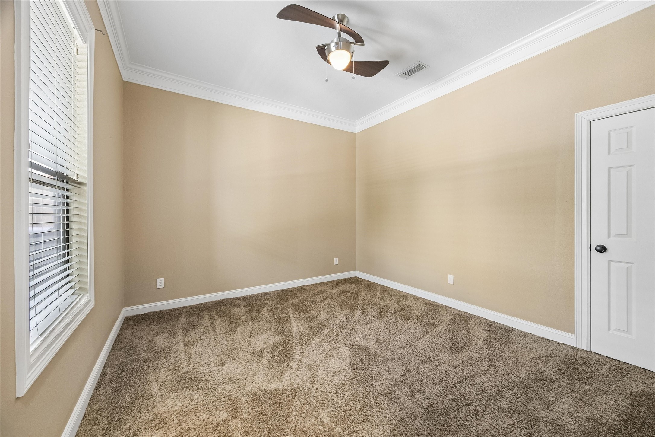 2504 Baywater Canyon Drive Property Photo 17