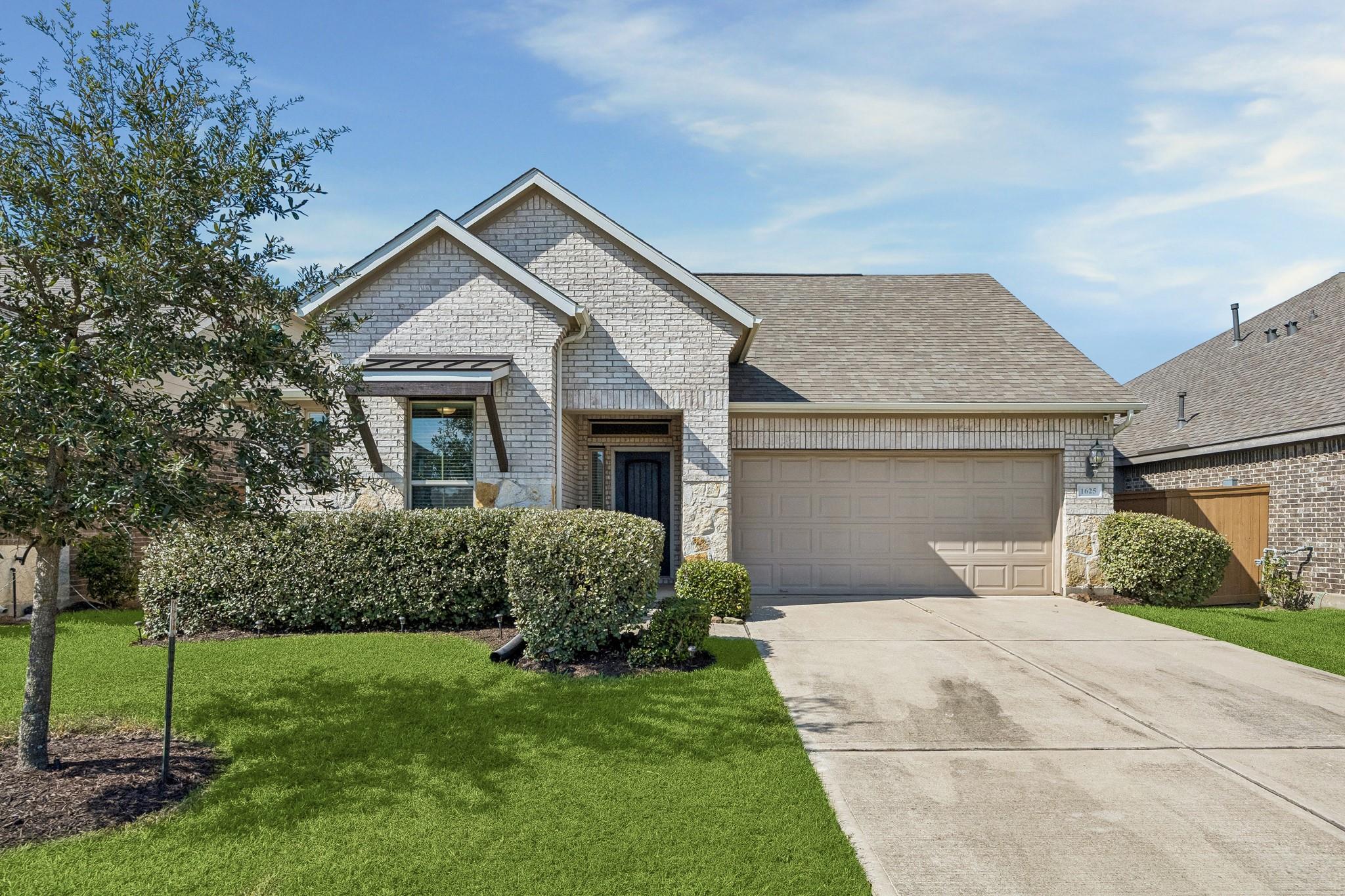1625 Darwin Cedar Drive, Iowa Colony Tx 77583 Property Photo 1