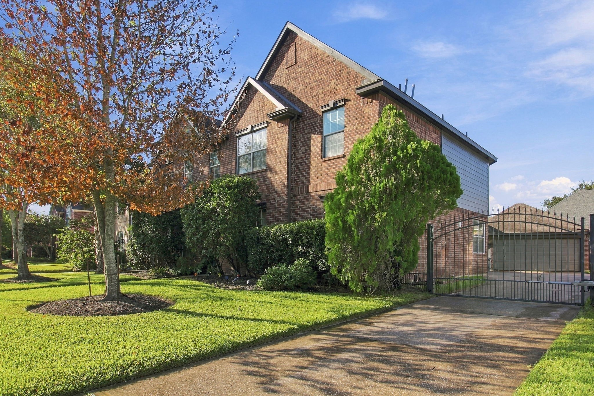 2922 Marble Falls Drive Property Photo 2
