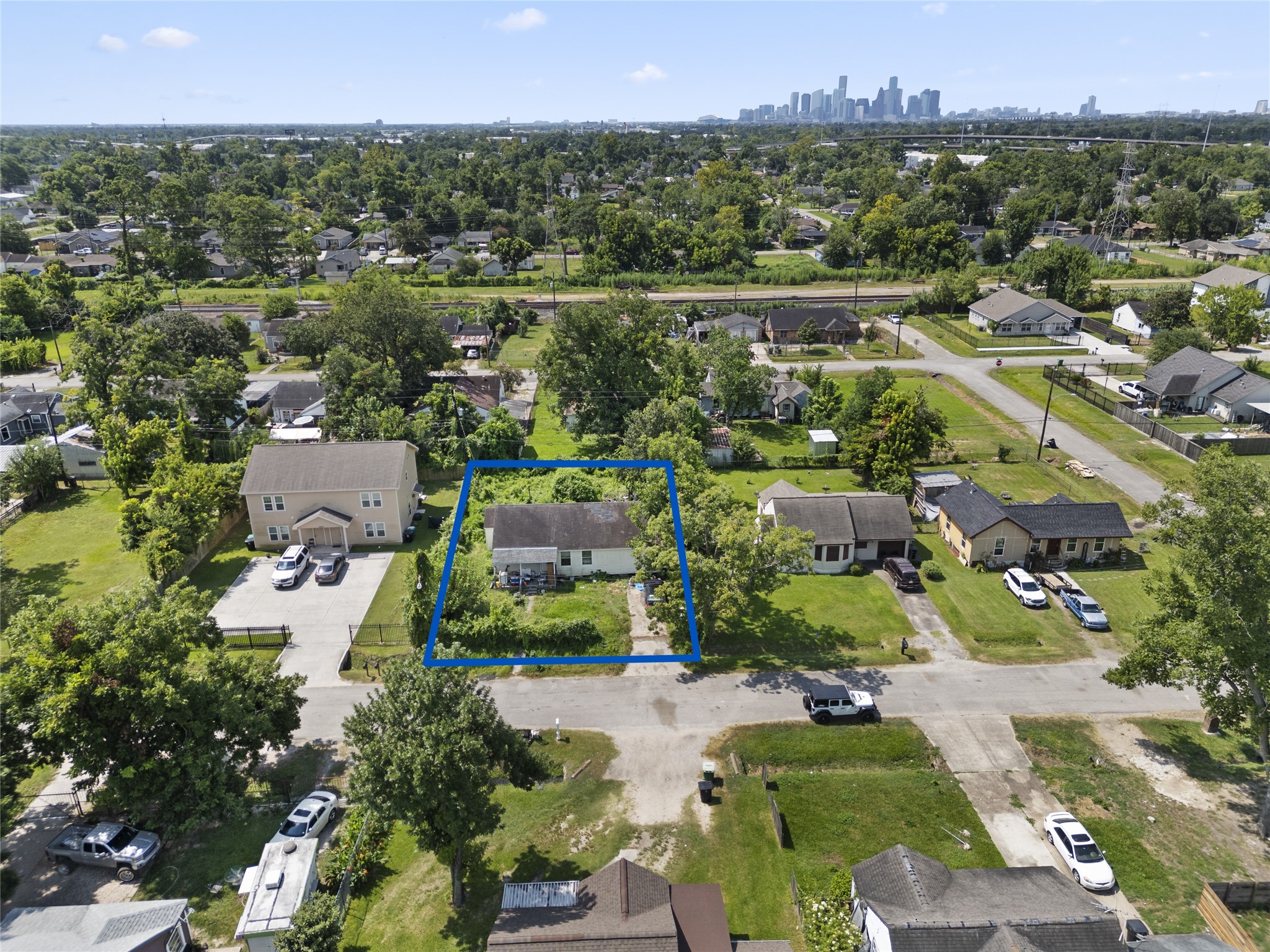 2314 Spence Street Property Photo 7