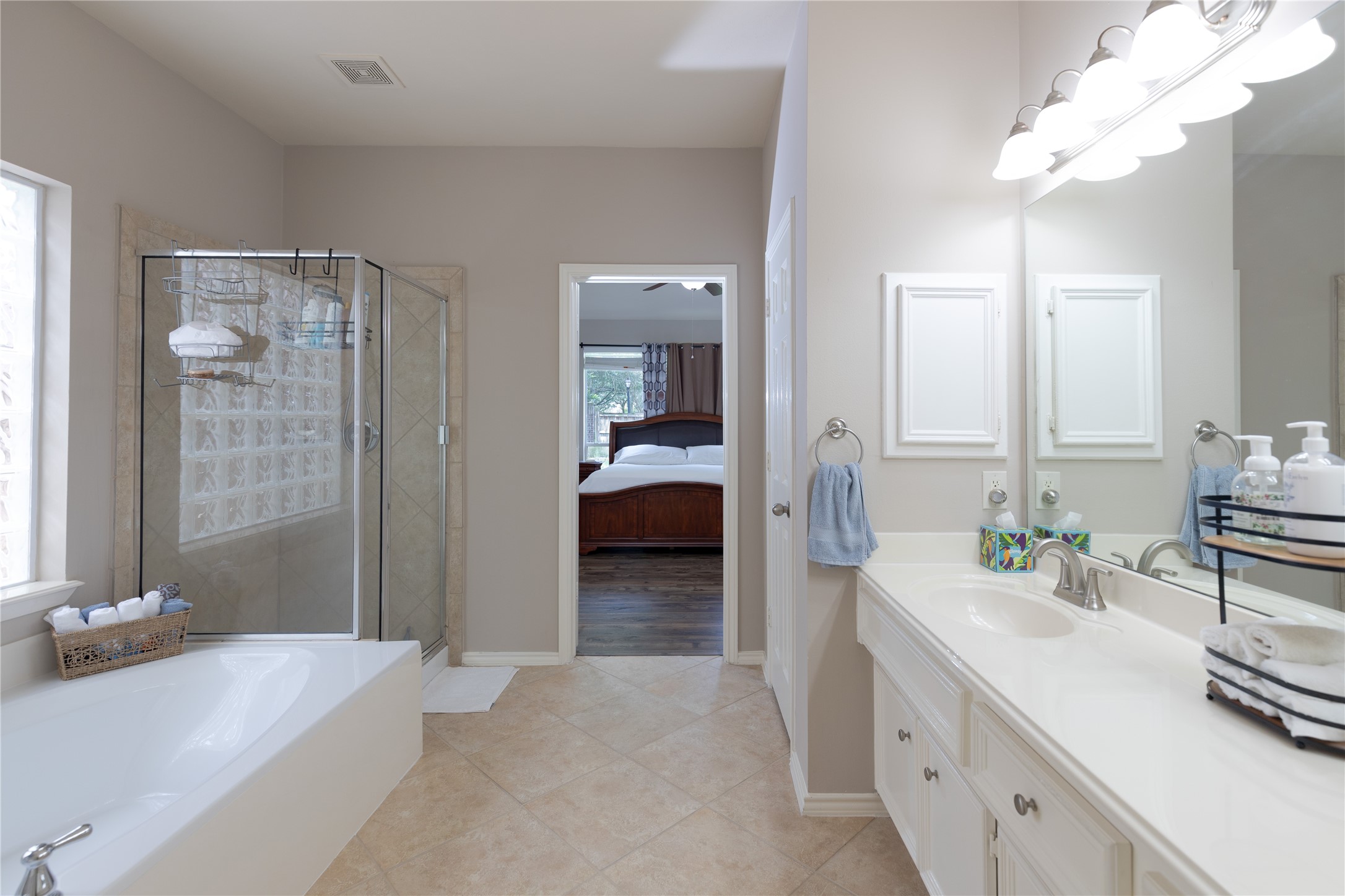 6002 Lakebluff Property Photo 28