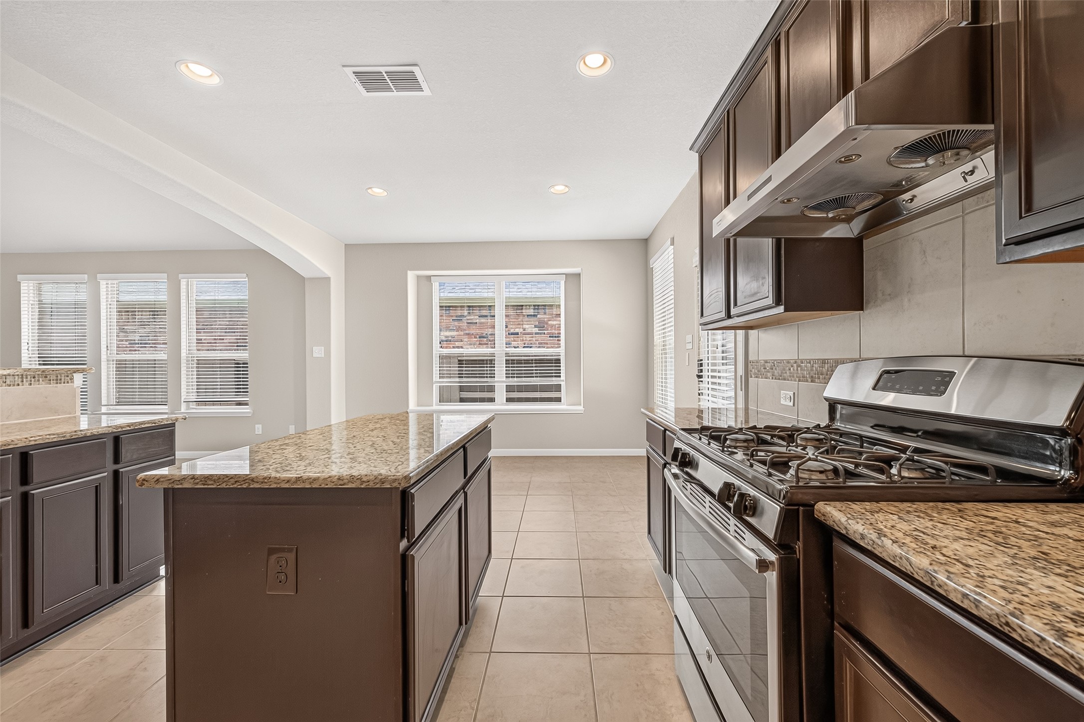 10031 Esslemont Court Property Photo 17
