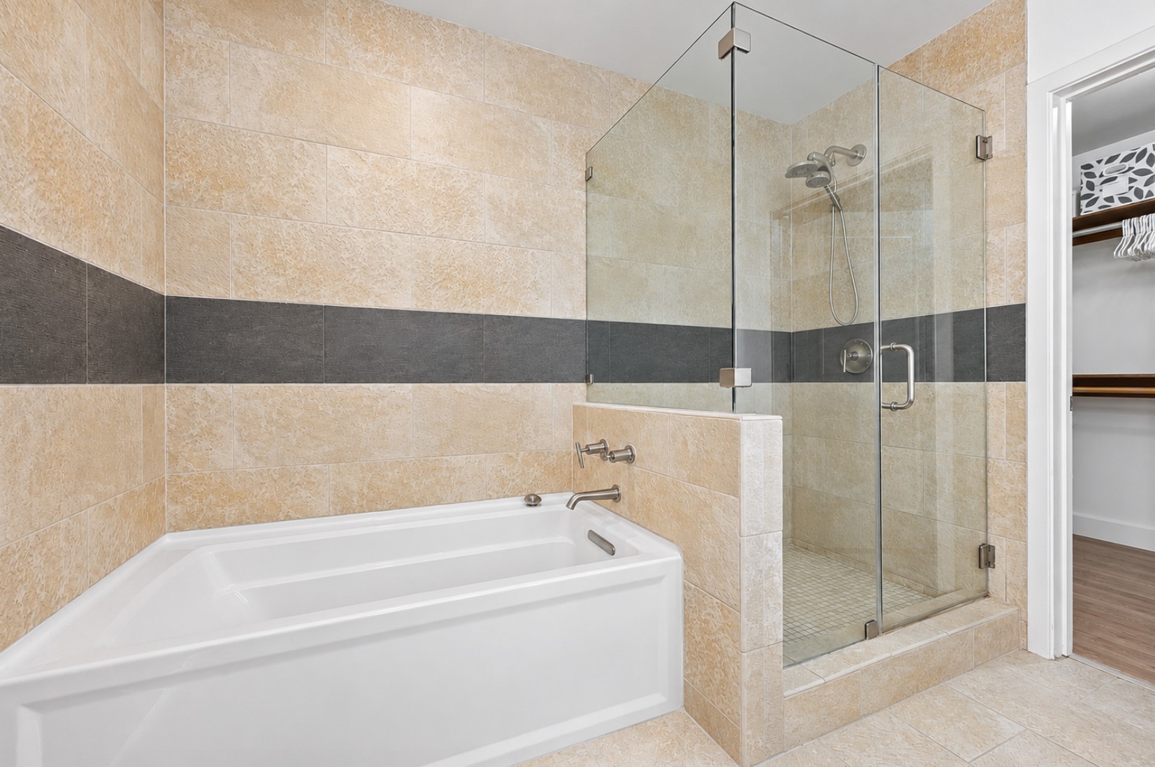 5925 Almeda Road 12904 Property Photo 7