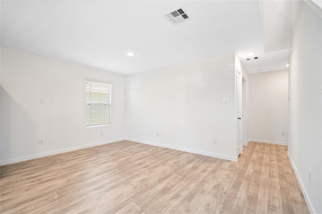 16559 Colleen Place Property Photo 5