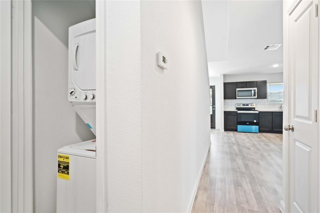 16559 Colleen Place Property Photo 10