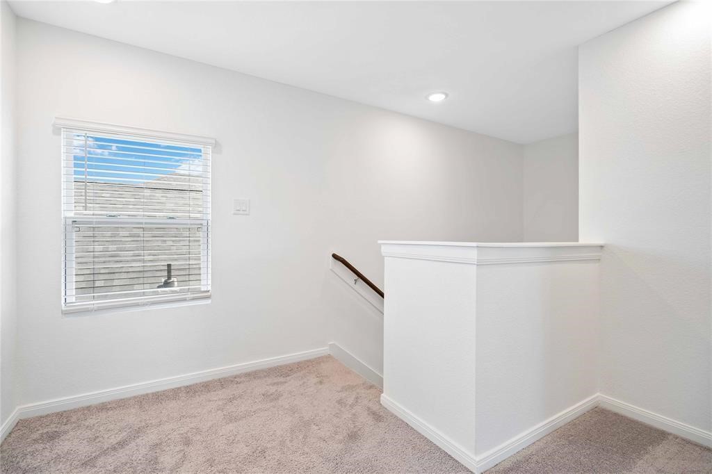 16559 Colleen Place Property Photo 12