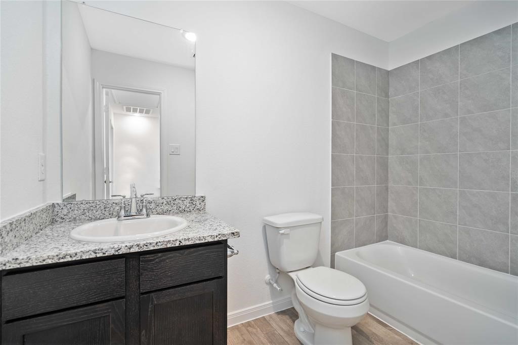 16559 Colleen Place Property Photo 16