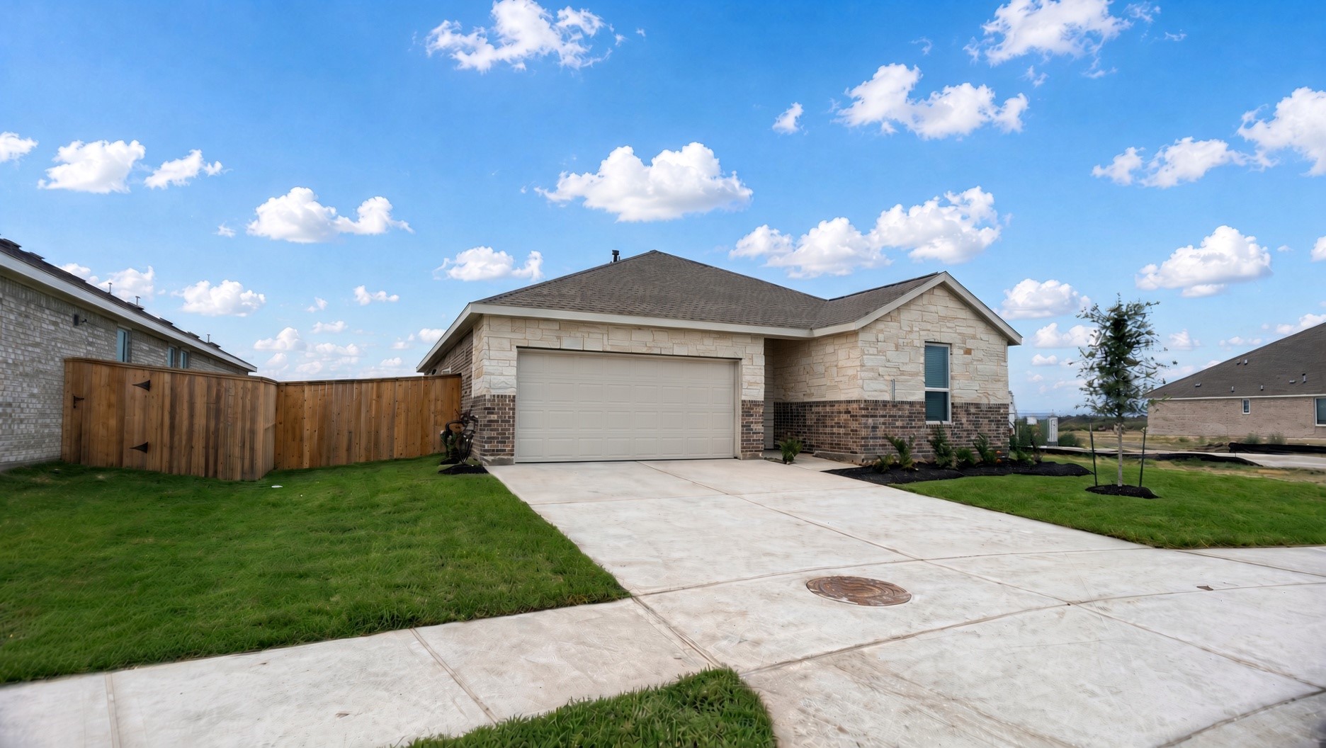 8202 Rustic Pine Trail Property Photo 1