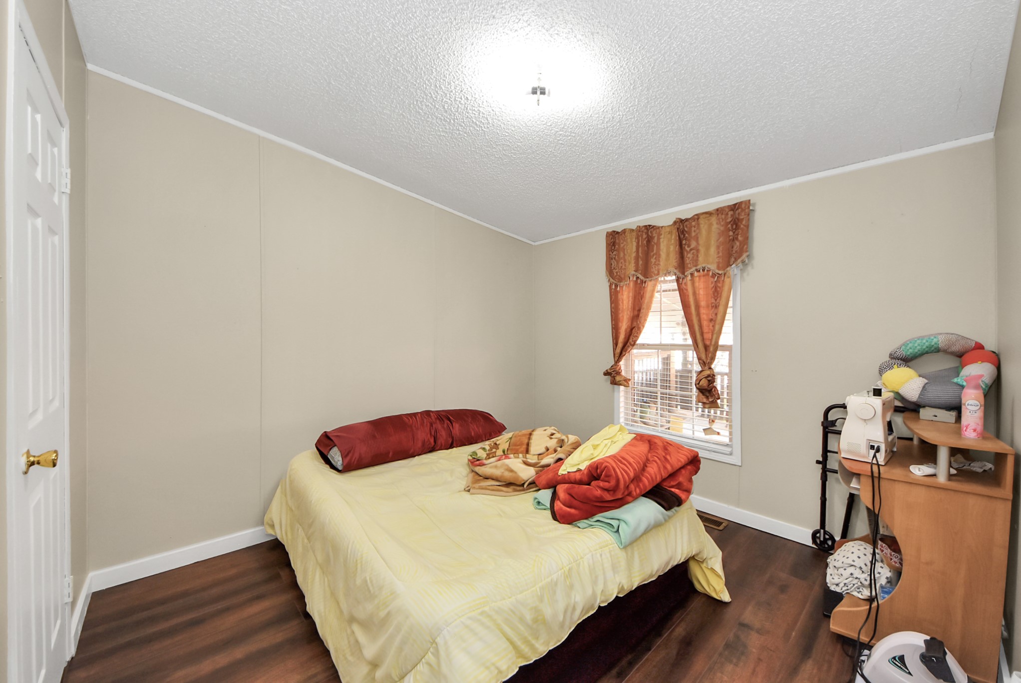 26090 Cornwall Property Photo 32
